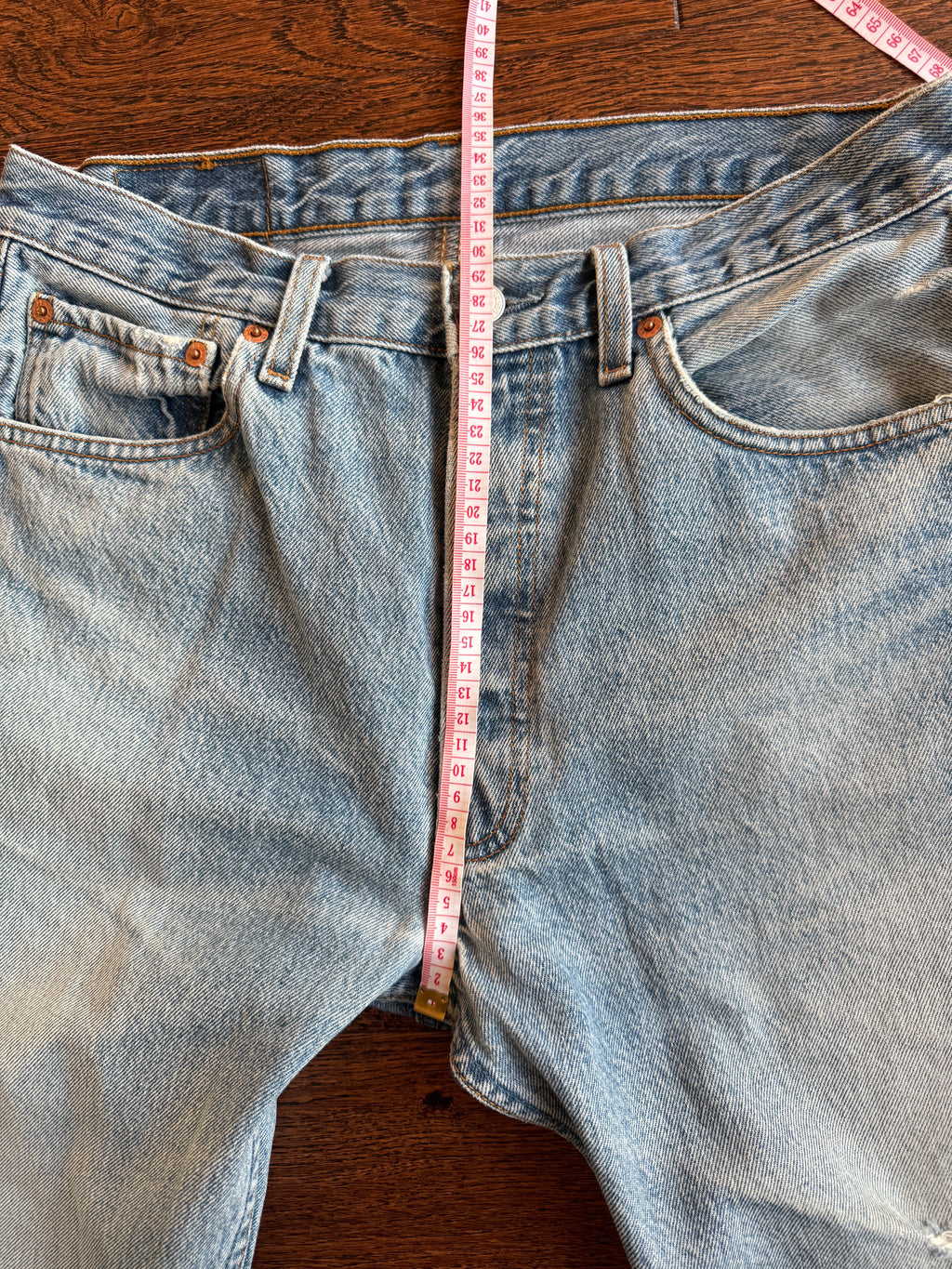 Soft W31 L29 vintage Levis 501s 31” measured medium light blue faded 90s 501s
