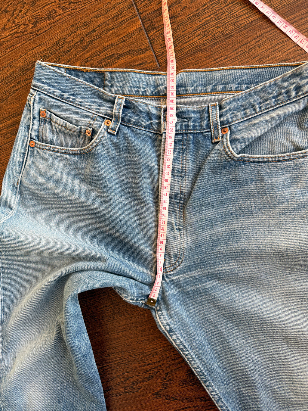 Soft W32 L31 vintage Levis 501s 31/32” measured medium blue faded Y2K 501s