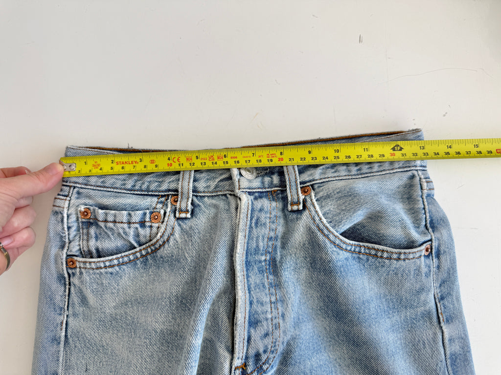 W25 L30 vintage Levis 501s 25” measured light blue faded Y2K 501s