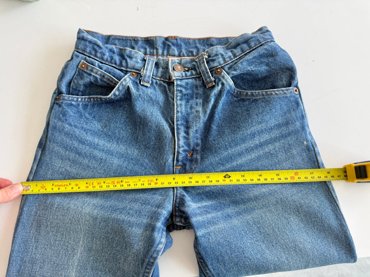 W25 L32 vintage Levis 630 02 17 dark blue fold lines  24/25” measured waist 630s USA 80s slim hips