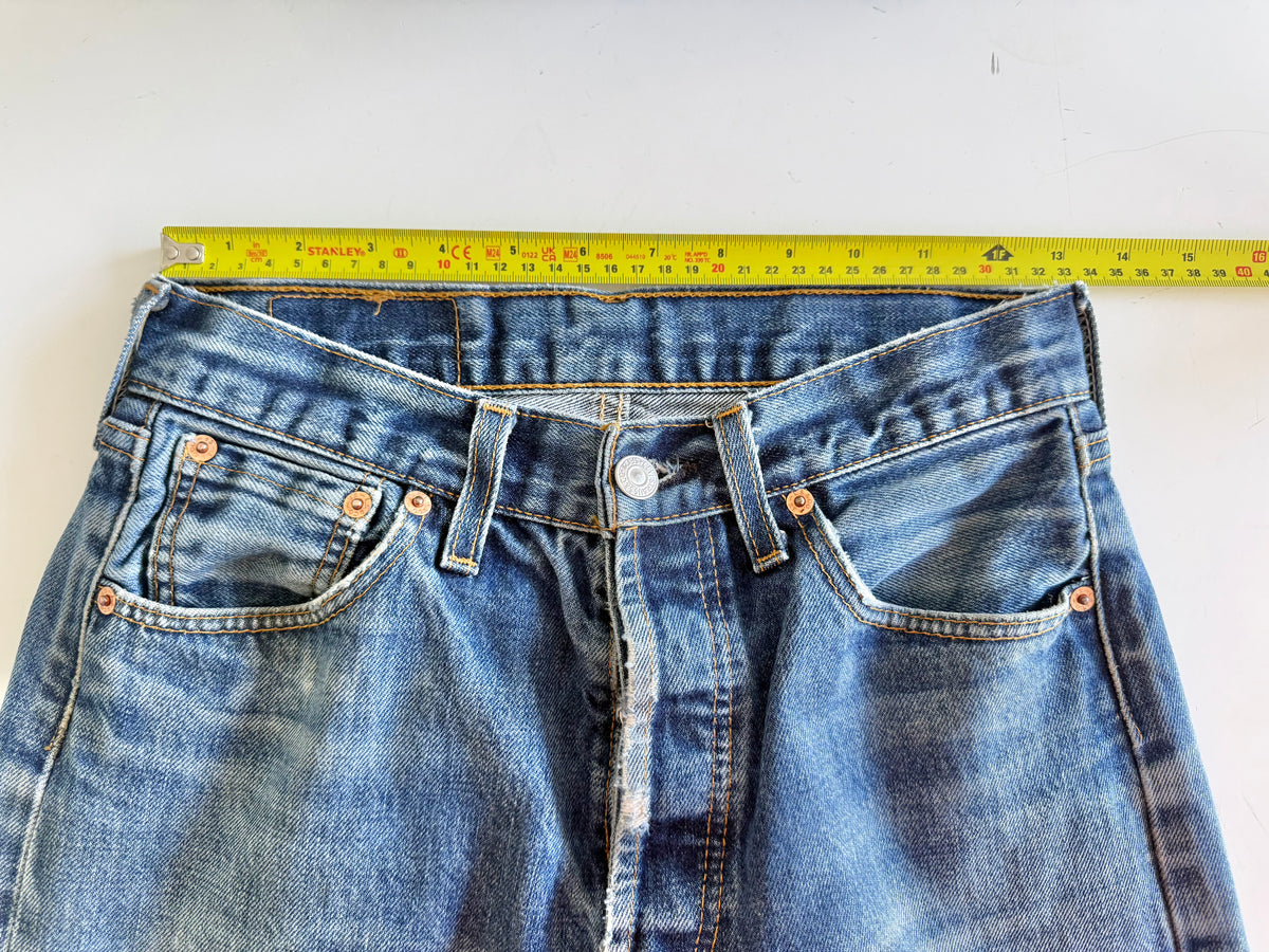 W26 L30 vintage Levis 501 dark blue 25/26” measured waist Y2K levis 501s