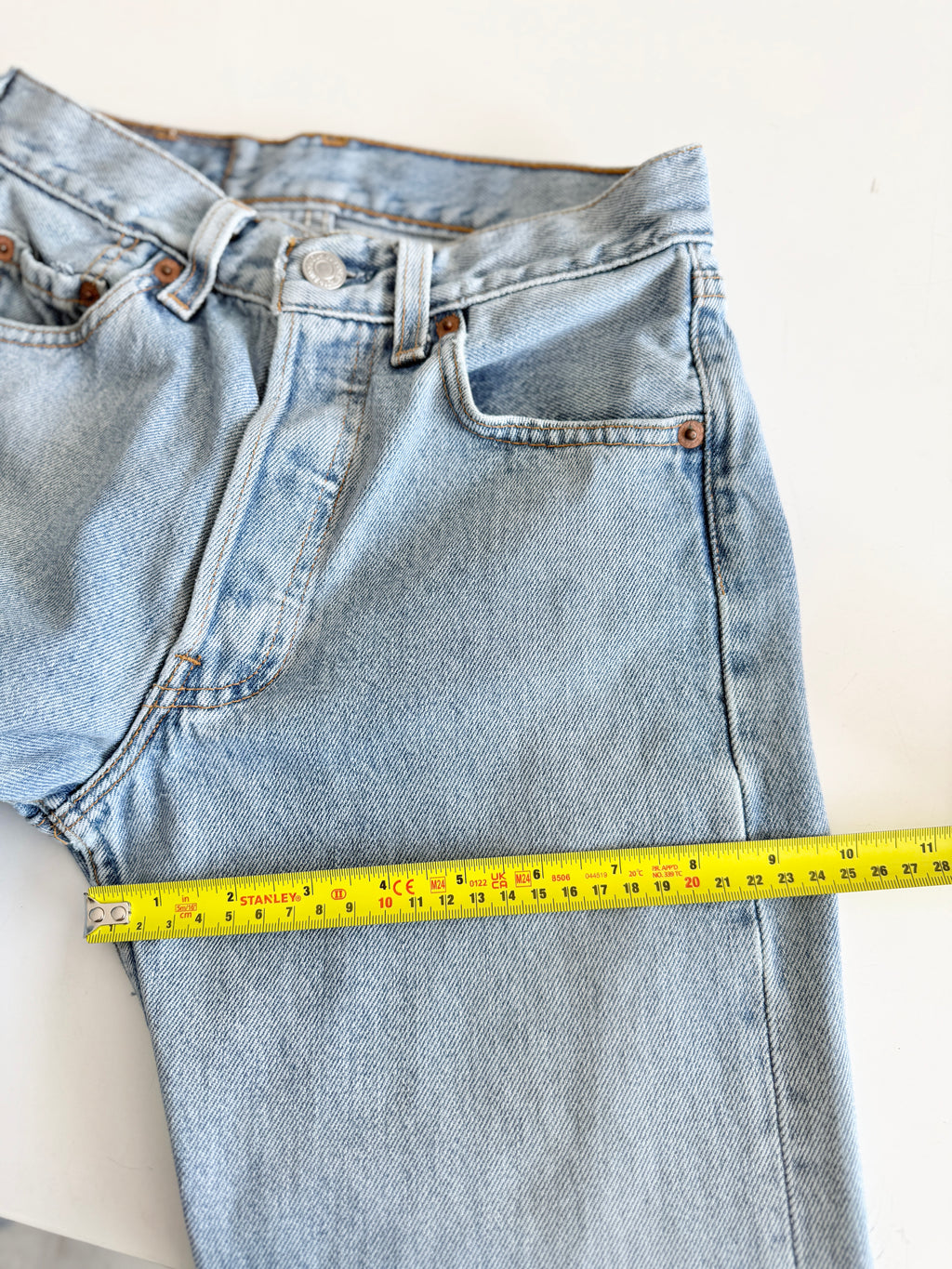 W23 L30 vintage Levis 501 22-23”measured light blue 90s USA 501s