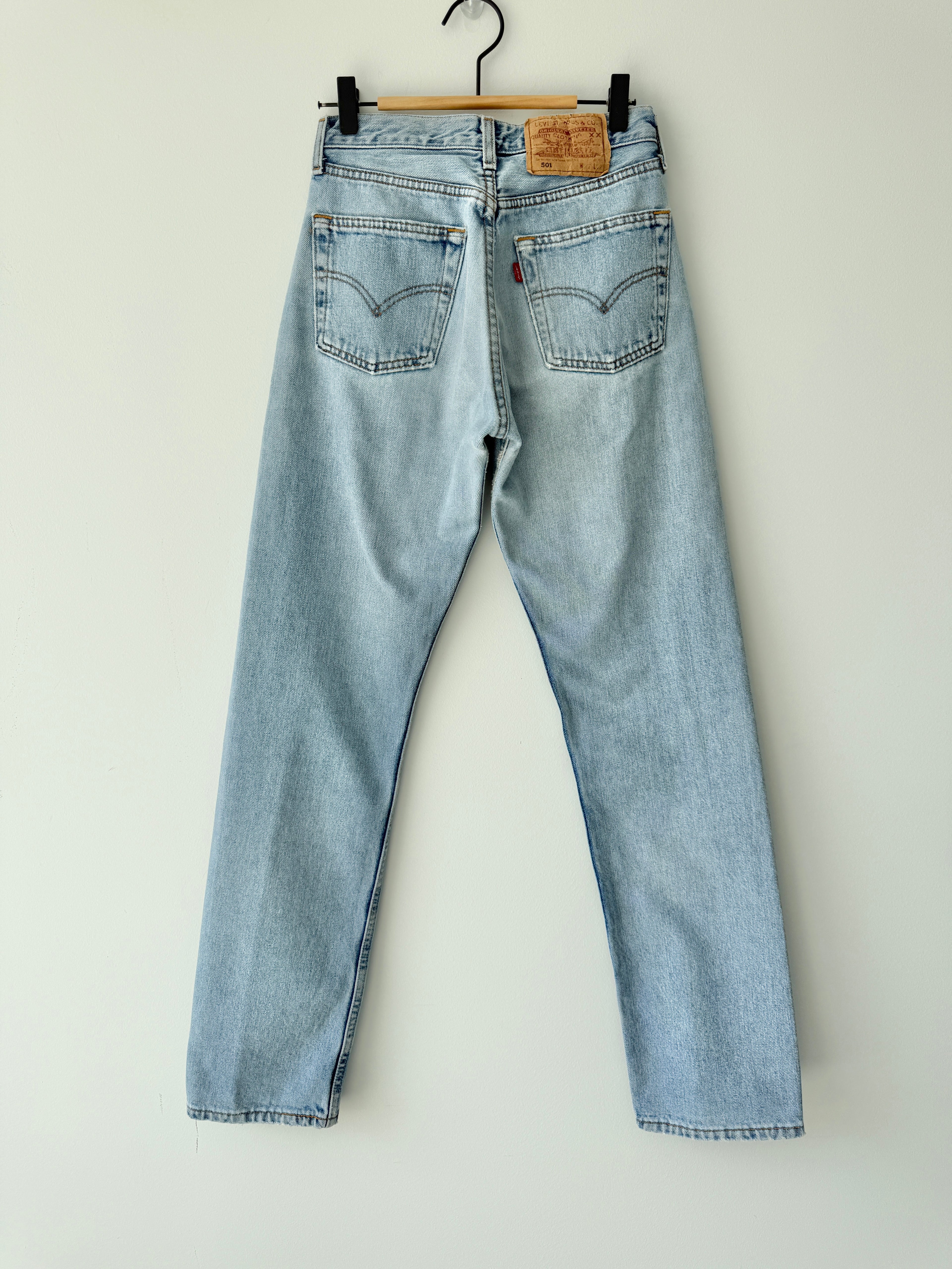Soft W25 L31 vintage Levis 501 25” measured waist light blue 501s made in 90s