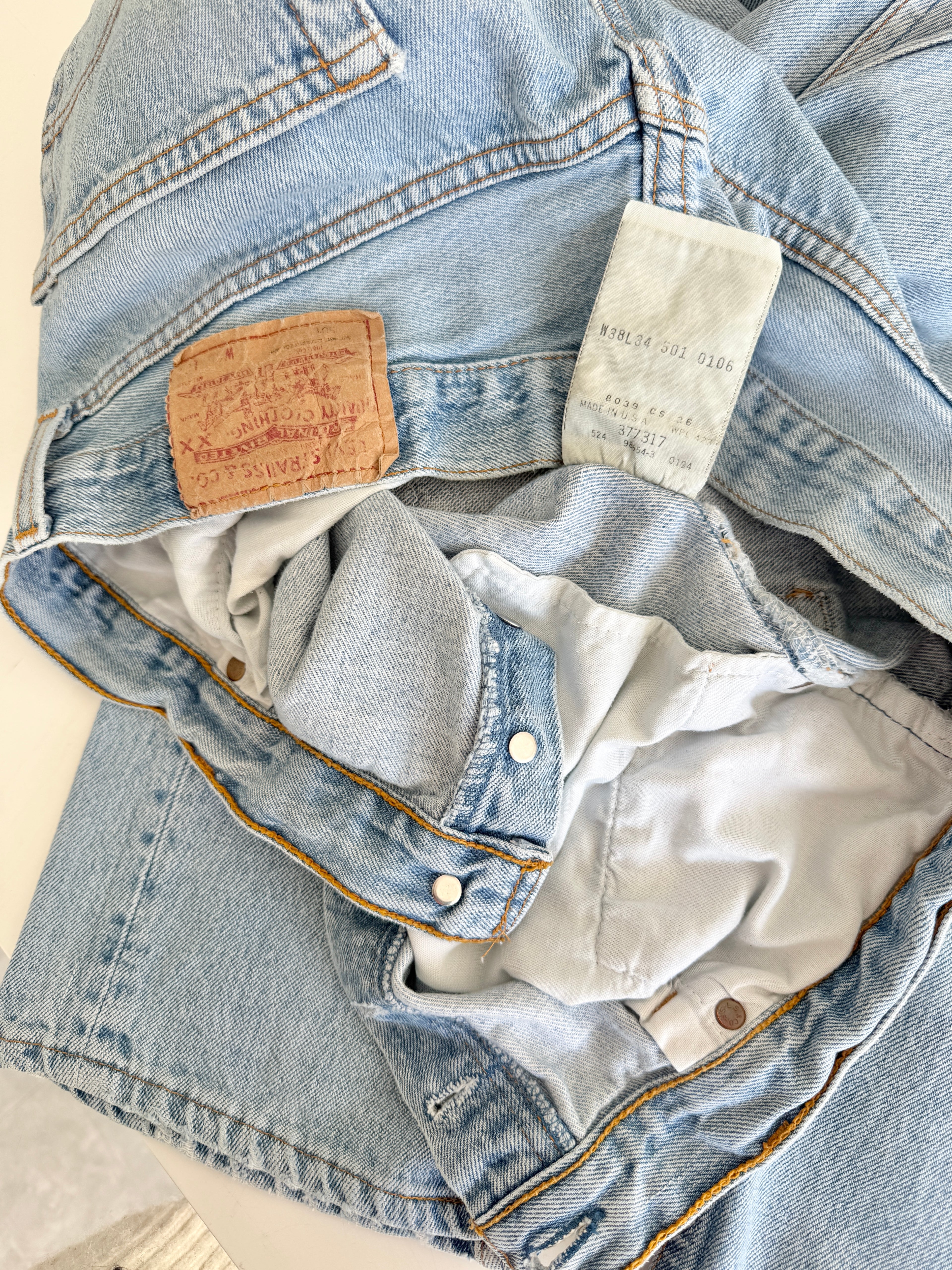 W36 L33 vintage Levis 501 35-36”” measured light blue 90s USA 501s