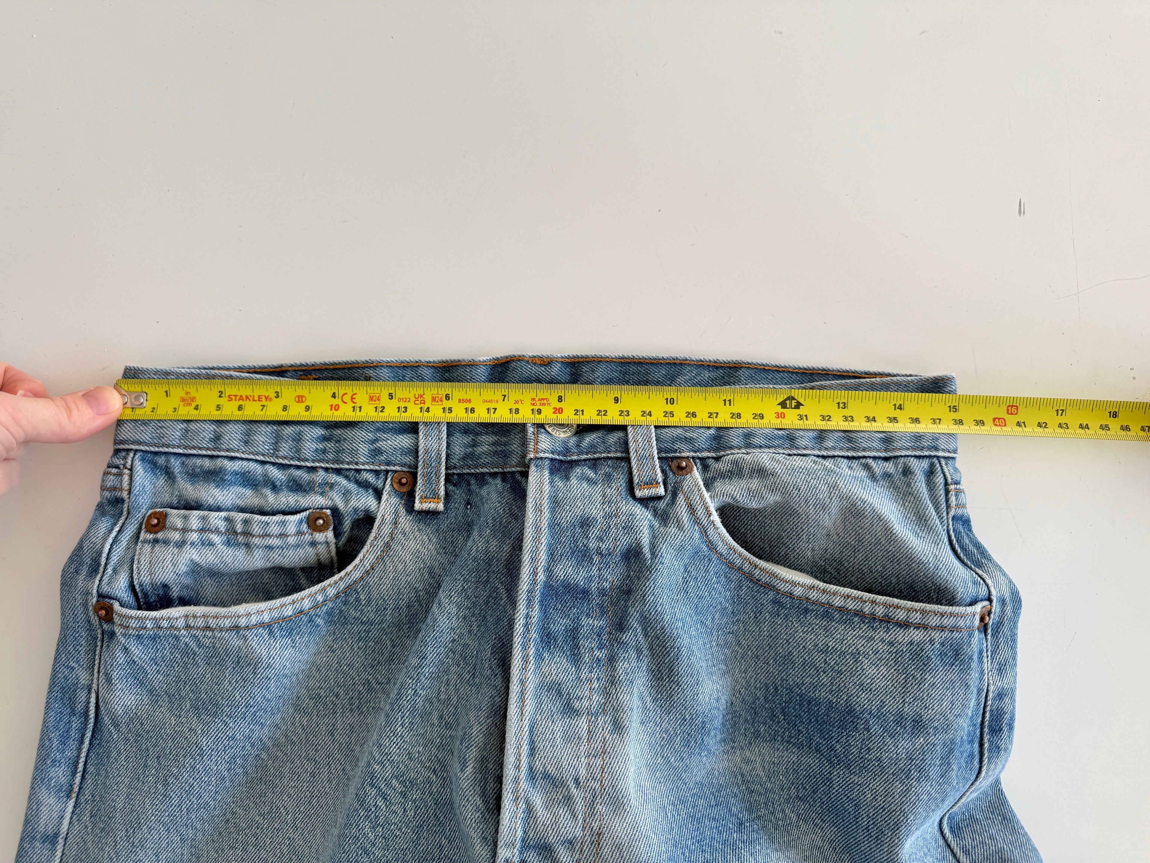 W29 L31 vintage Levis 501 28-29” measured medium faded blue made in 80s