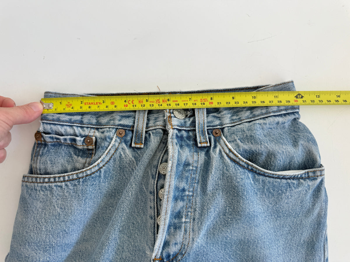 W23 L31 vintage Levis 26501s 22/23” measured light blue 26501s 80s 1984 USA