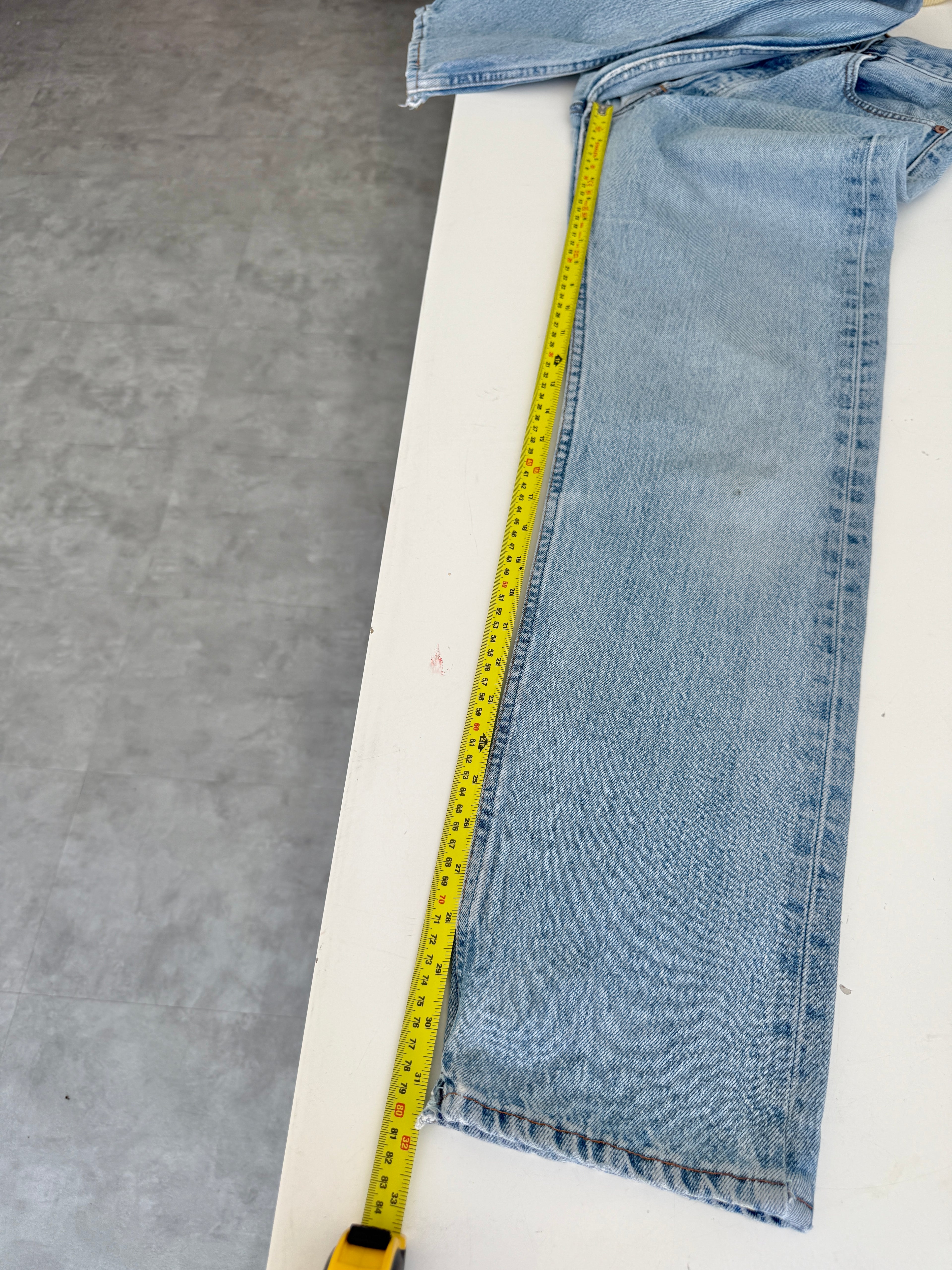 W29 L31 vintage Levis 501 29” measured waist light faded blue USA 90s 501s
