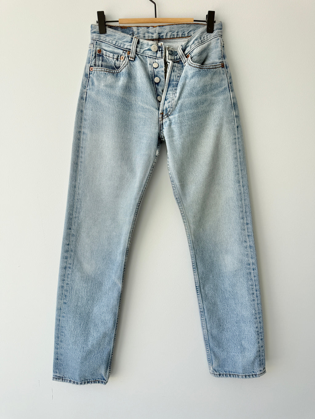 W25 L30 vintage Levis 501s 25” measured light blue faded Y2K 501s