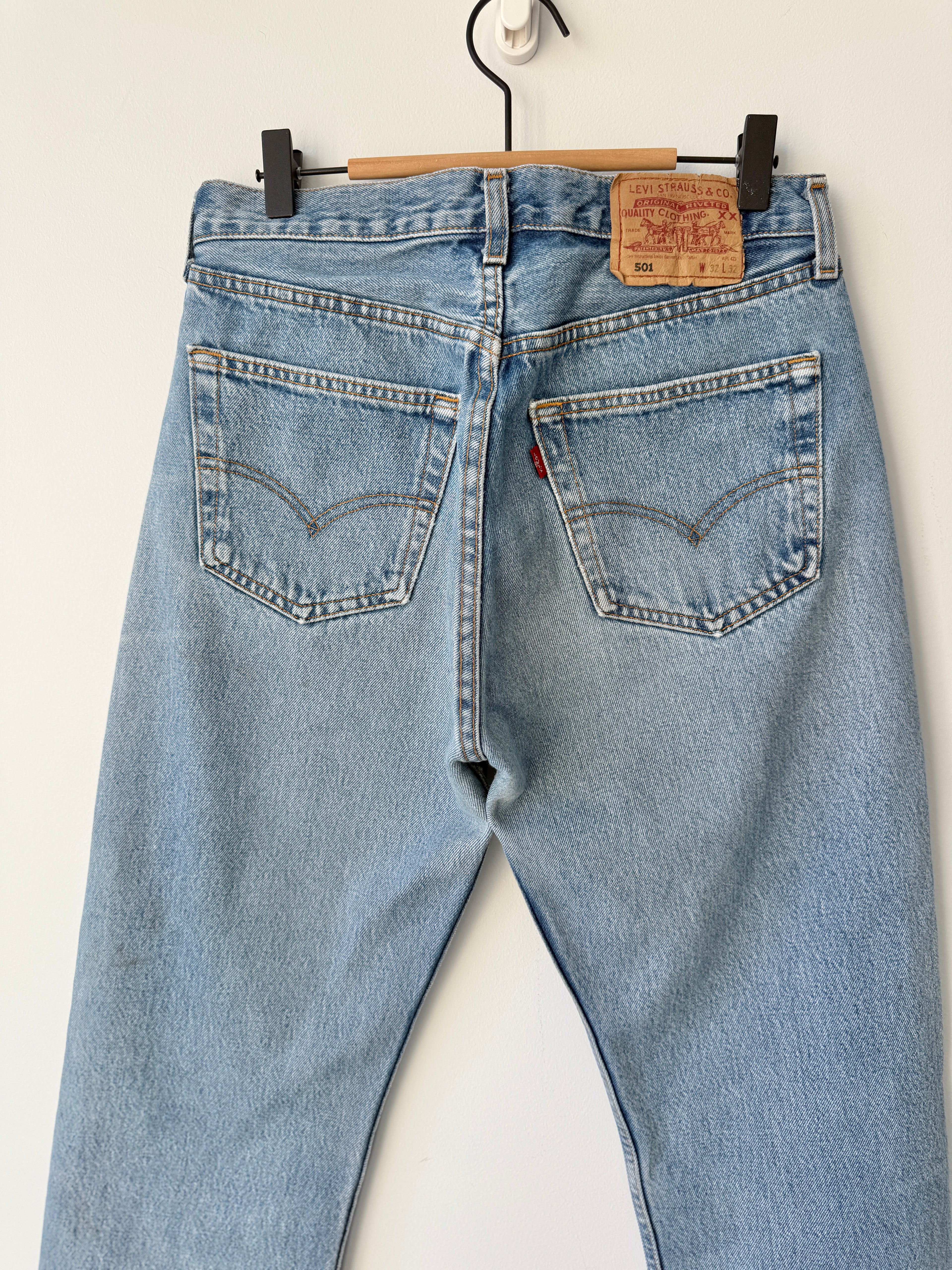 W29 L30 vintage Levis 501 29” measured medium faded blue Y2K Levi’s 501s