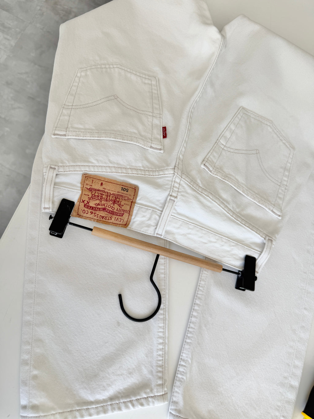W25 L31 vintage Levis 501 25” measured waist white Y2K 501s