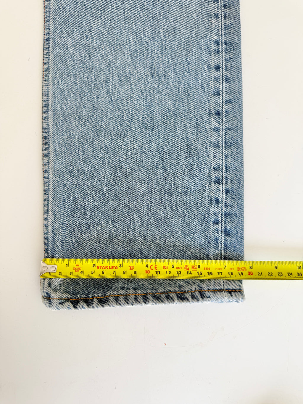 W31 L31 vintage Levis 501 medium light blue 30/31” measured waist 501s 90s USA