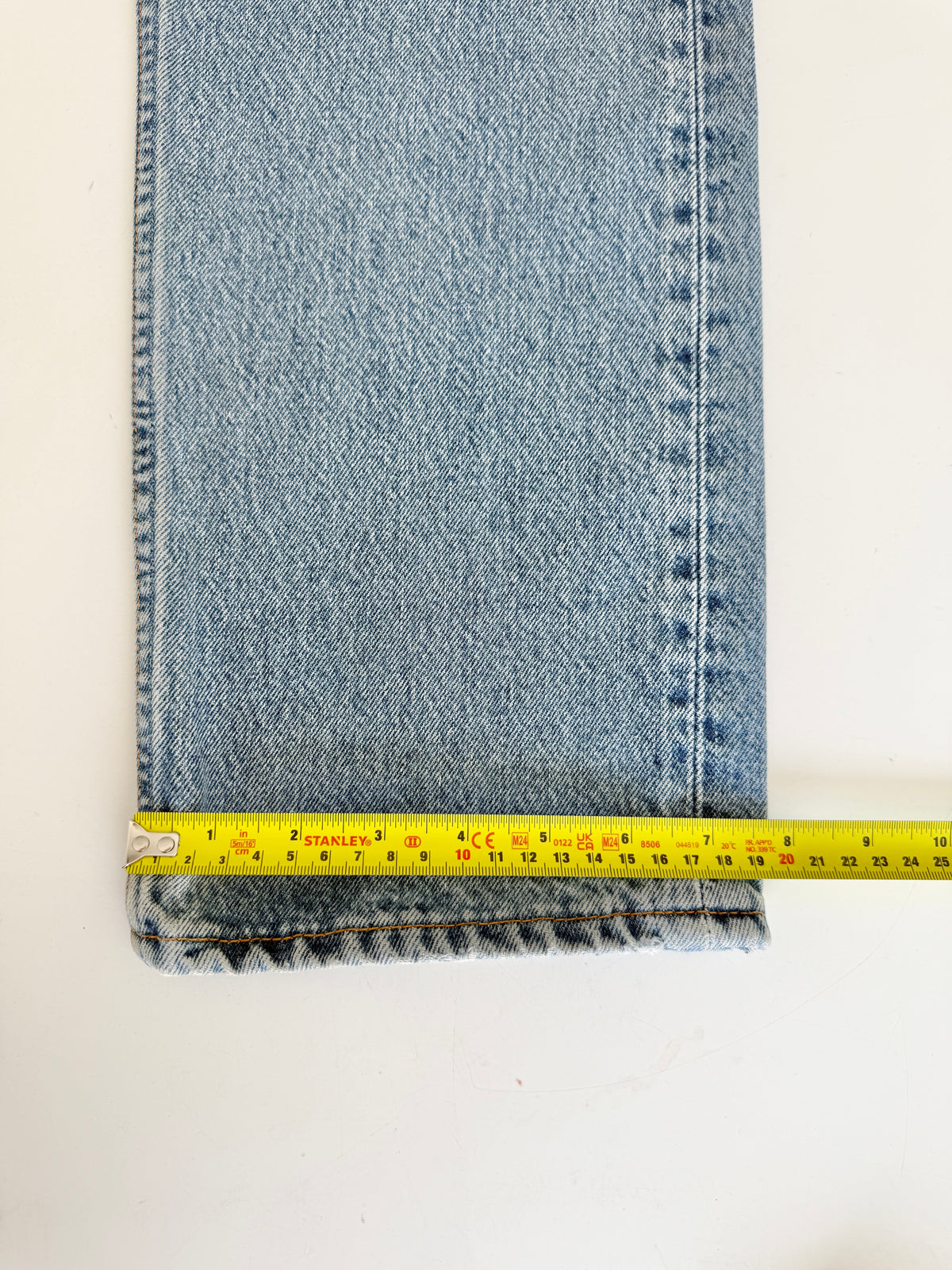 W31 L31 vintage Levis 501 medium light blue 30/31” measured waist 501s 90s USA
