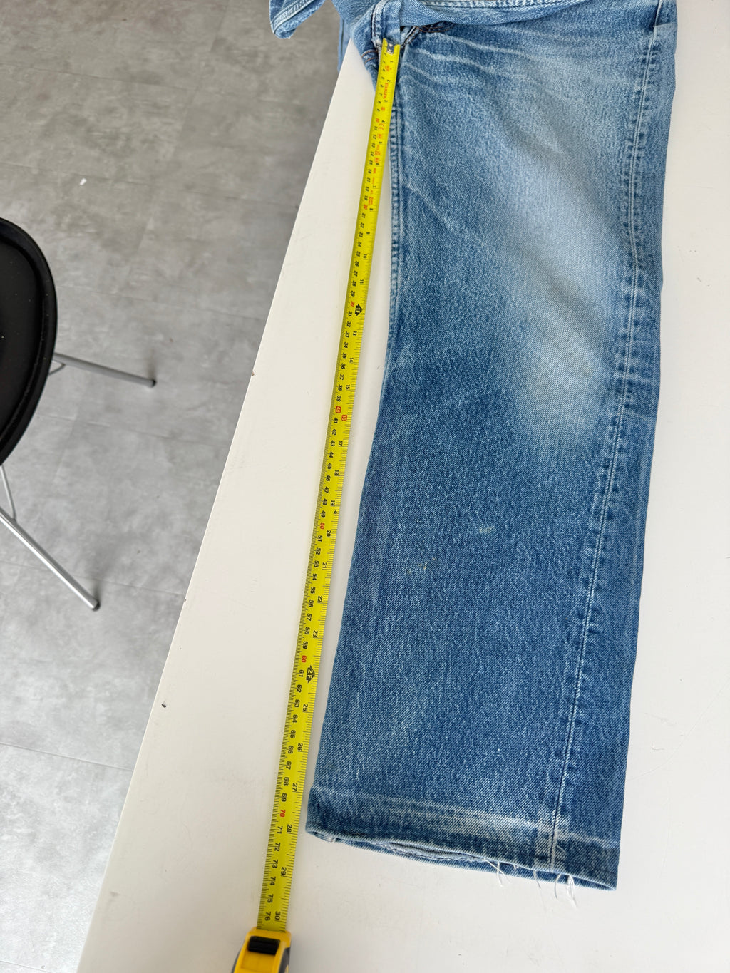 W29 L29 vintage Levis 501 dark faded blue 28/29” measured waist 501s 90s USA