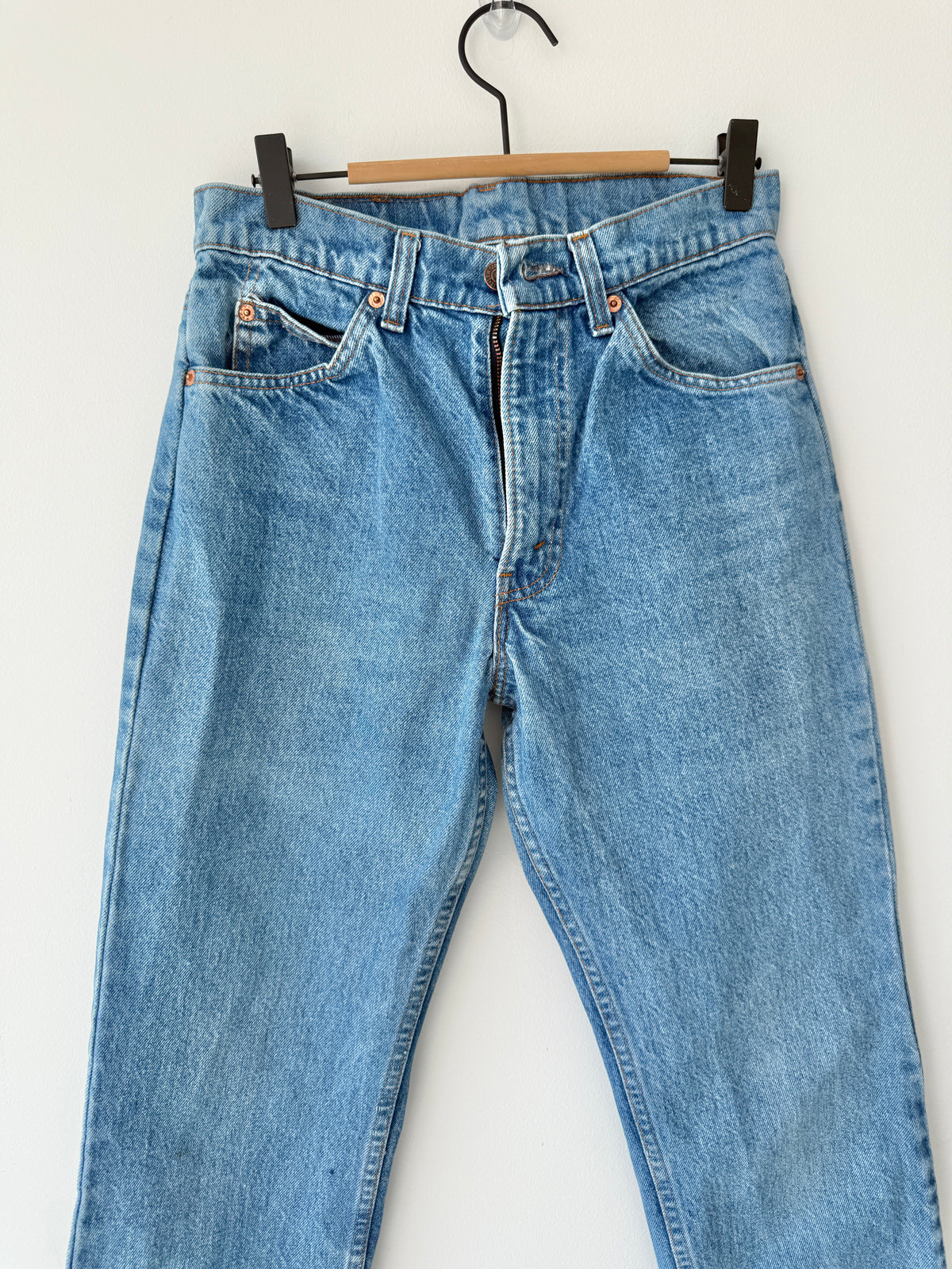 W27 L31 vintage Levis 509 27” measured medium blue faded  80/90s 509s