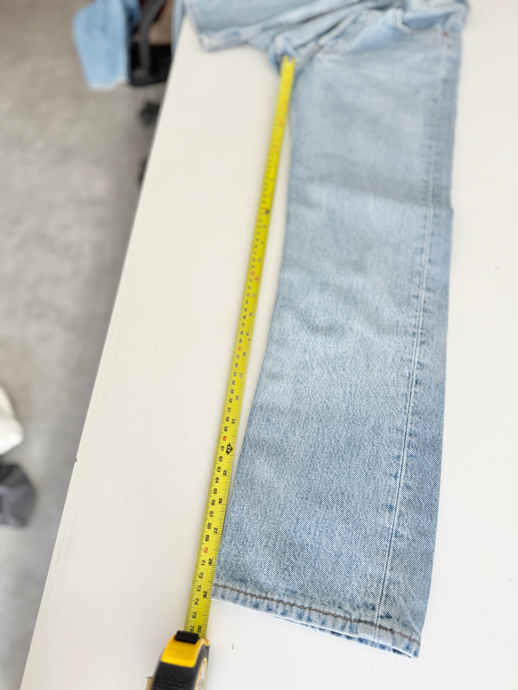 W24 L29 vintage Levis 501 23-24” measured light blue denim 90’s 501s