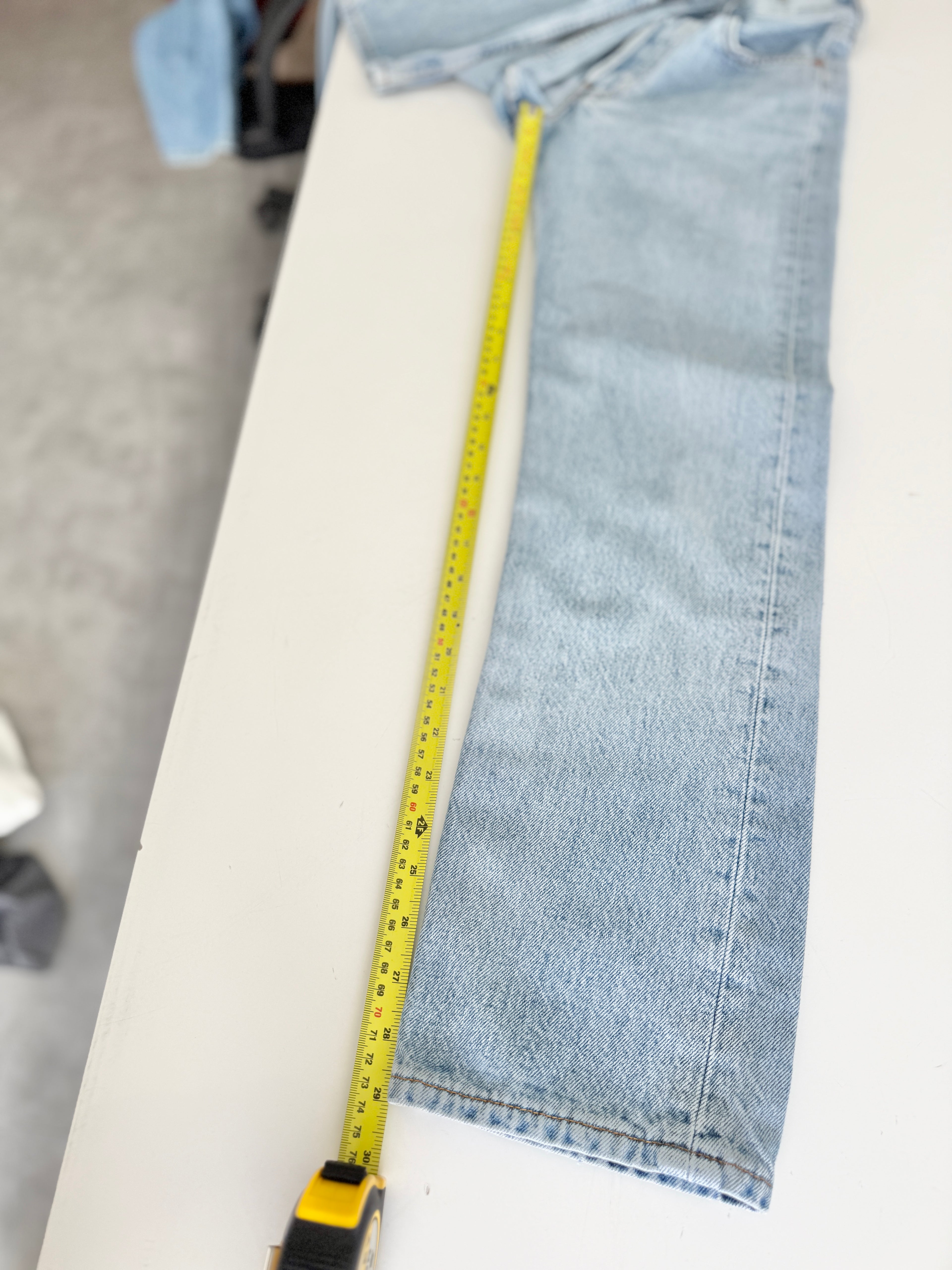 W24 L29 vintage Levis 501 23-24” measured light blue denim 90’s 501s