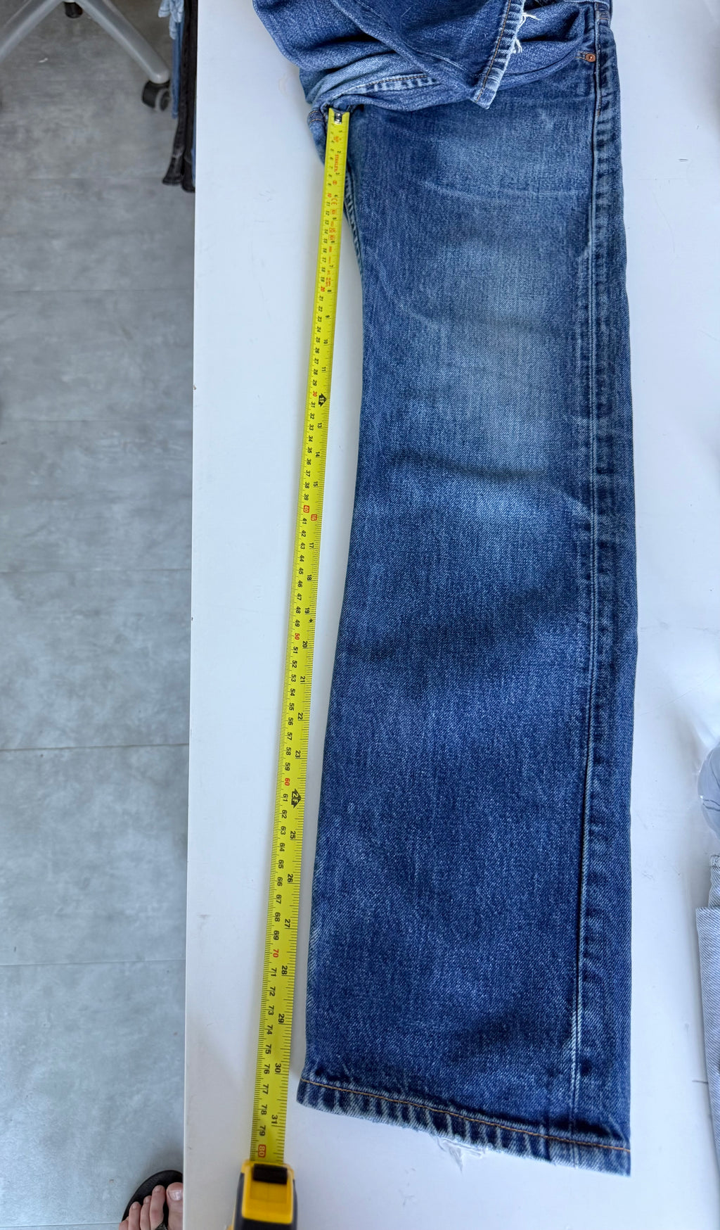 W26 L30 vintage Levis 501 dark blue 25/26” measured waist Y2K levis 501s