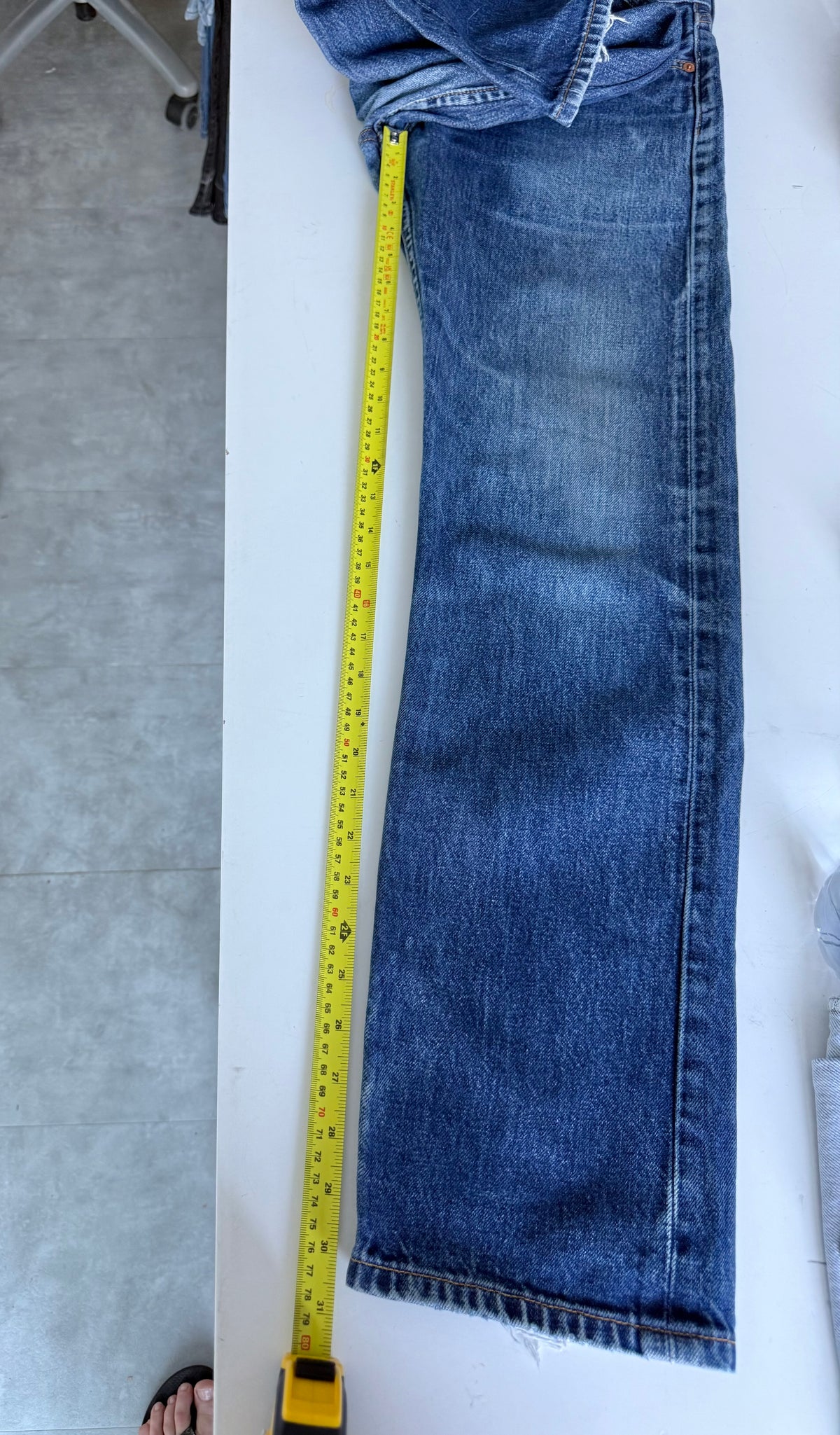 W26 L30 vintage Levis 501 dark blue 25/26” measured waist Y2K levis 501s