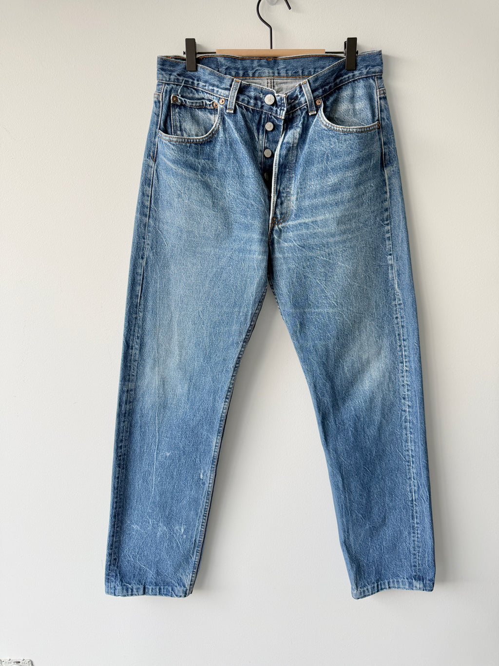 W31 L31 vintage Levis 501s 30/31” measured medium dark blue faded  early 90s 501s USA