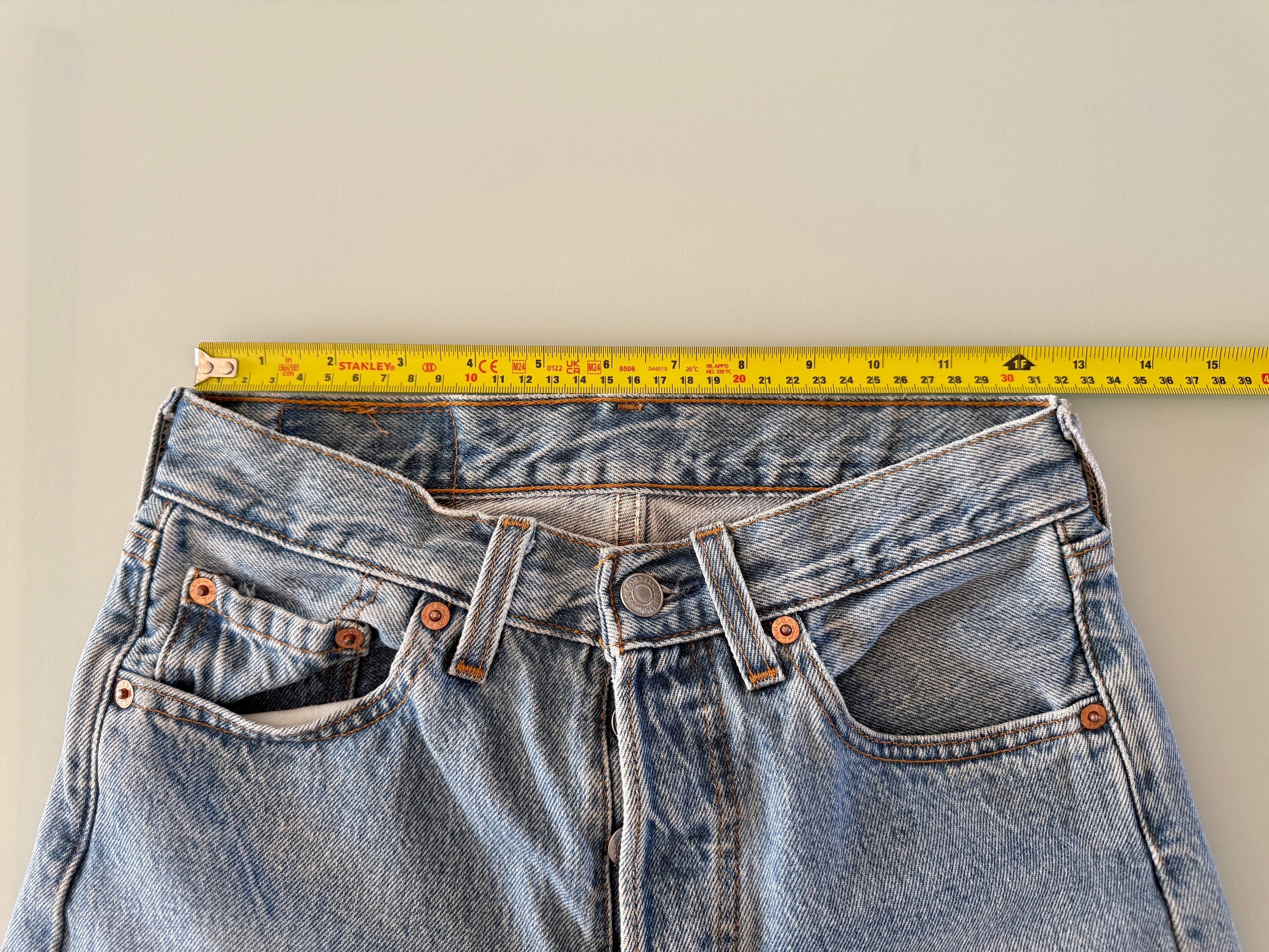 W26 L31 vintage Levis 501 24-26” measured medium blue 90s Levi’s 501s USA