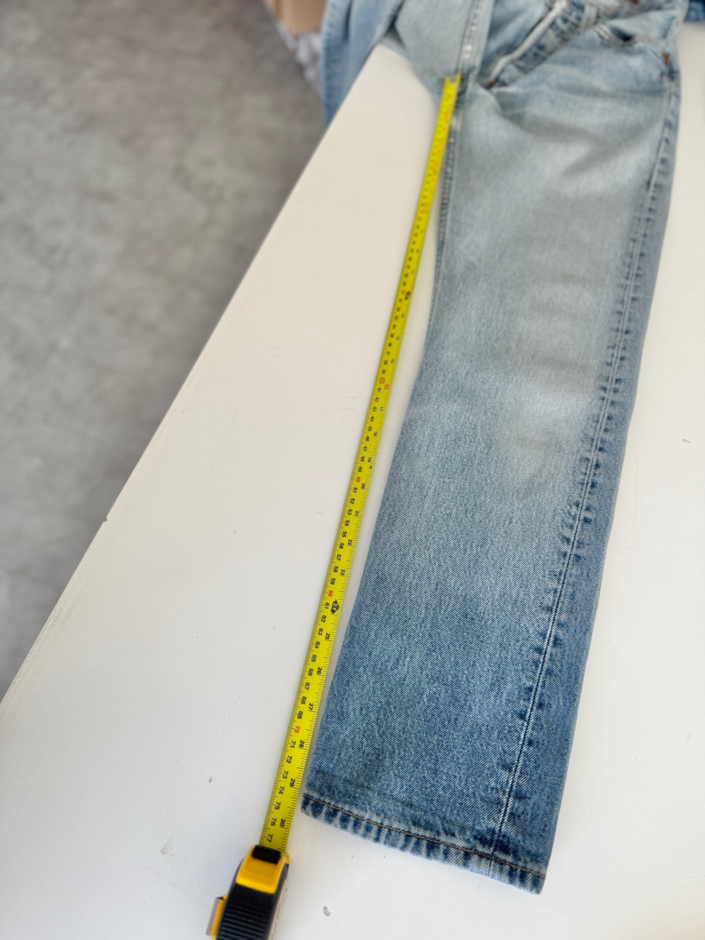 W25 L29 vintage Levis 501 24-25” measured “for women” light blue denim USA y2k