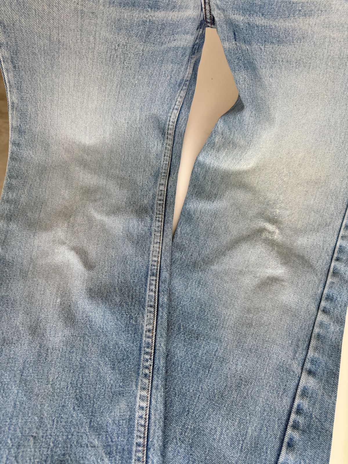 W28 L27 vintage Levis orange tag light blue faded 28” measured waist 501s 80s