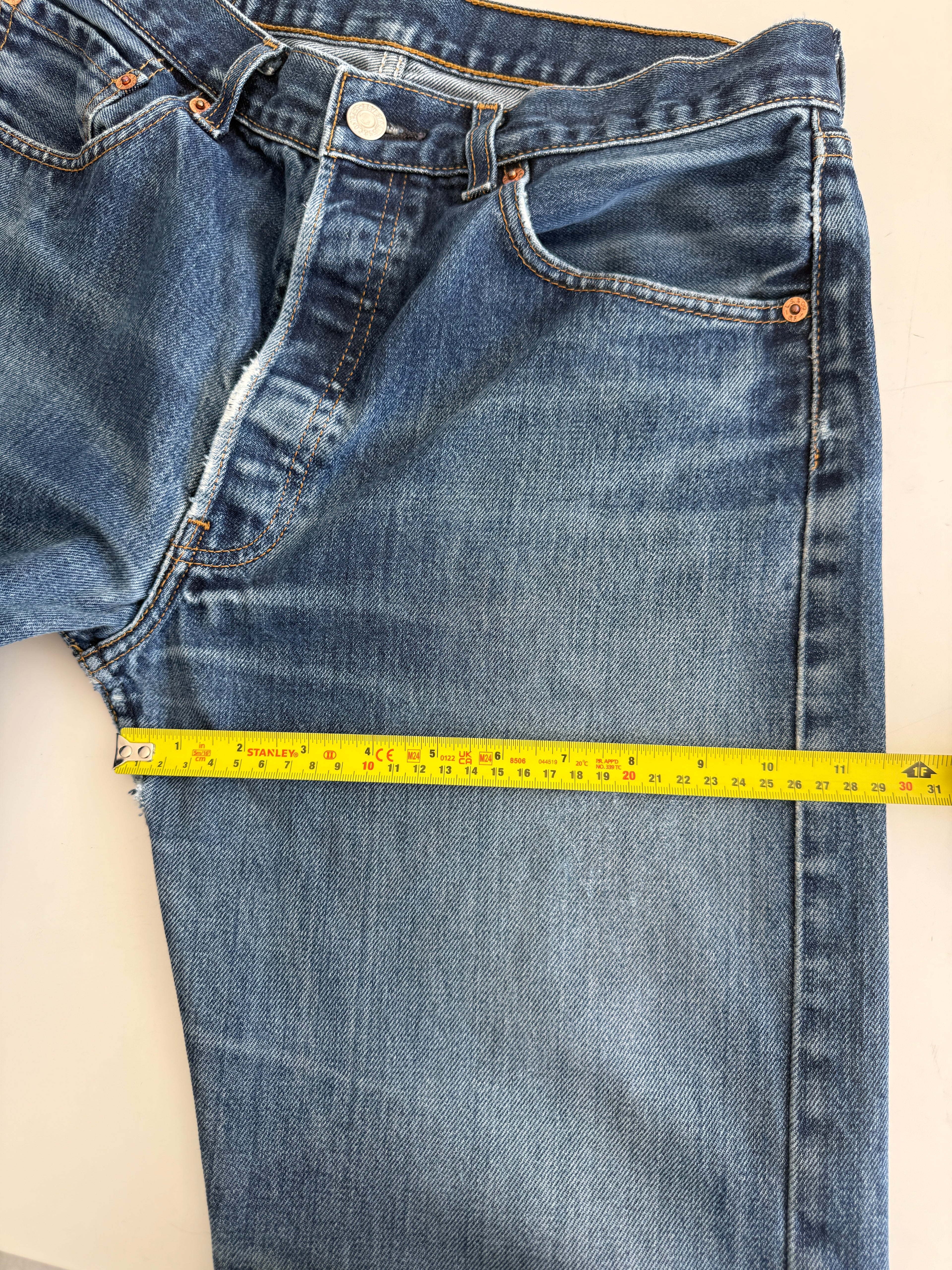 W29 L28 vintage Levis 501s 28/29” measured waist indigo faded blue Y2K  501s