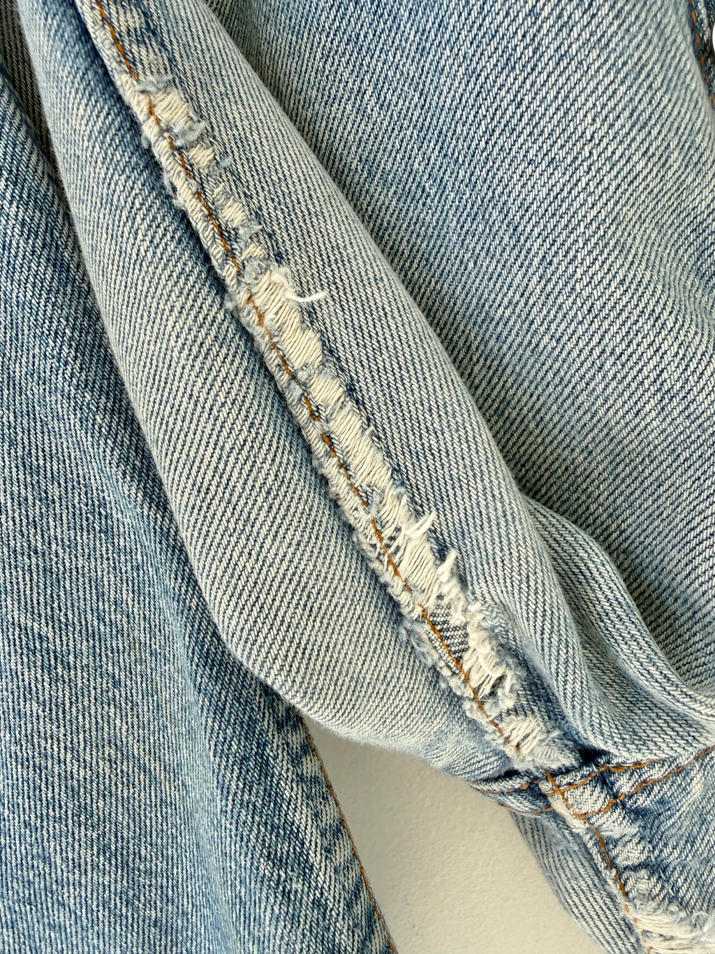 Soft W30 L29 vintage Levis 501 29/30” measured waist light blue dirty Y2K 501s