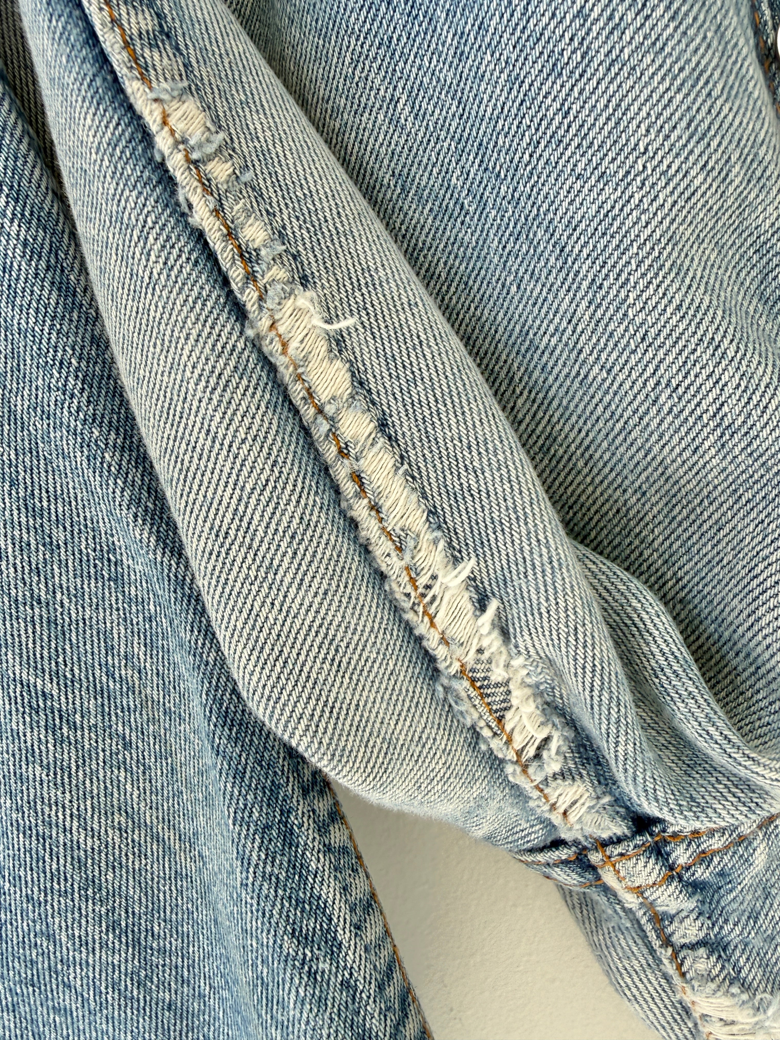 Soft W30 L29 vintage Levis 501 29/30” measured waist light blue dirty Y2K 501s
