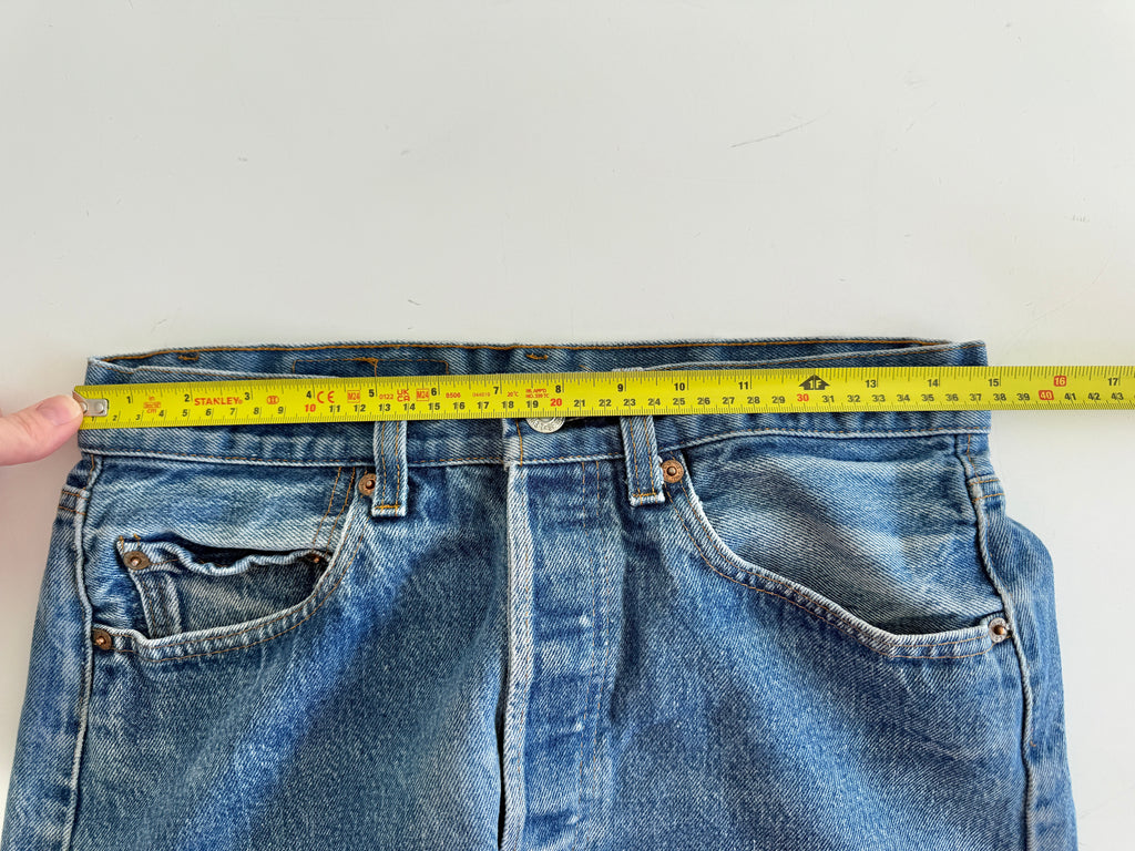 W29 L32 vintage Levis 501 28-29” measured dark faded blue denim 80’s levi’s 501s