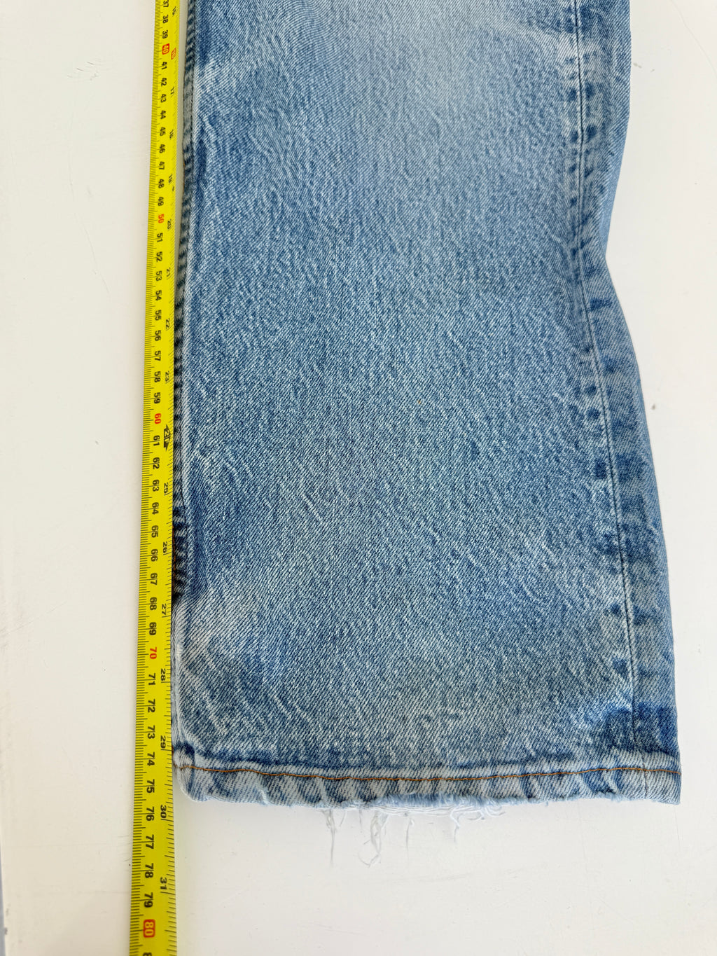 Soft denim W34 L29 vintage Levis 501 33/34” measured waist light faded blue distressed USA 90s 501s