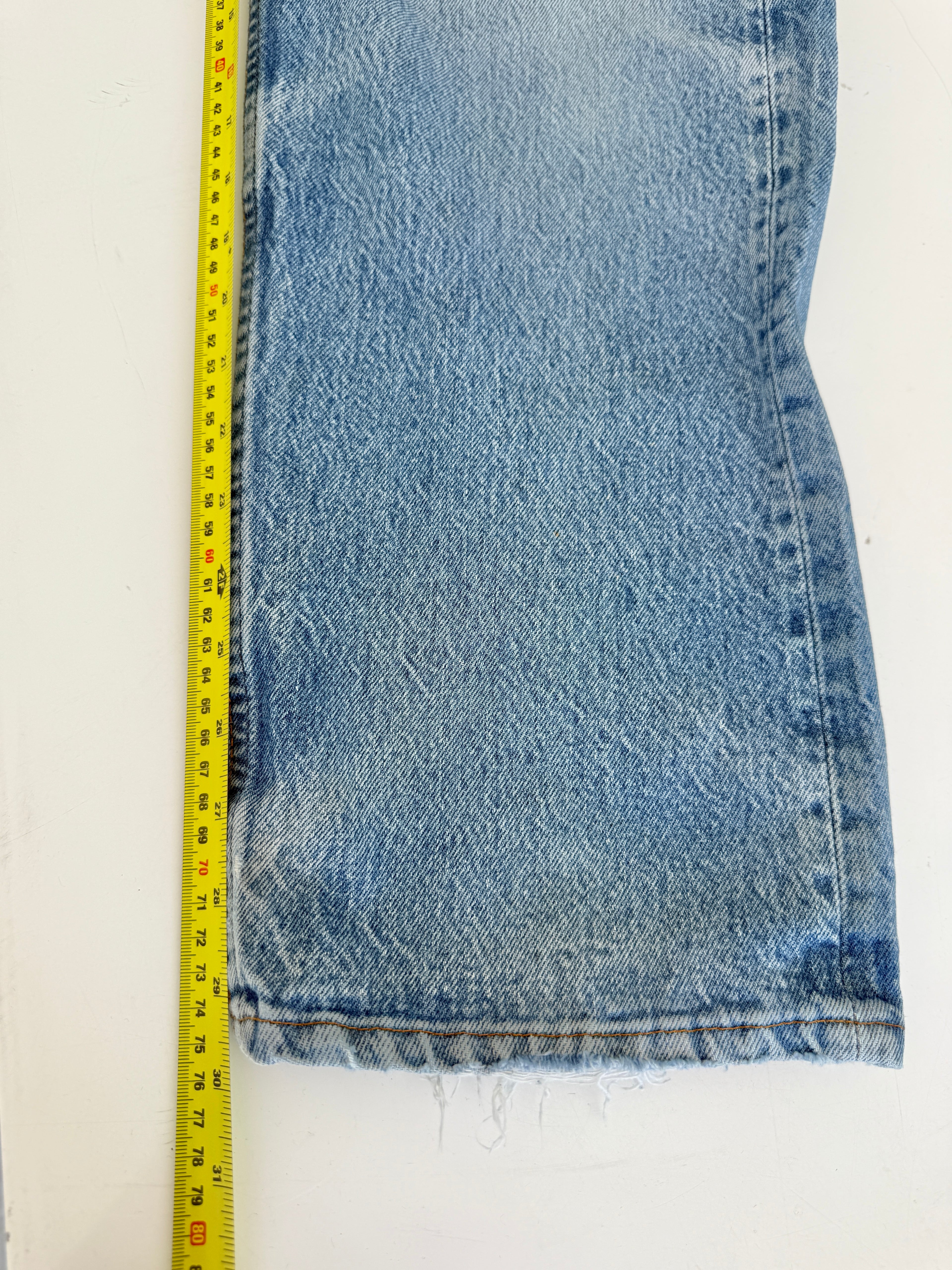 Soft denim W34 L29 vintage Levis 501 33/34” measured waist light faded blue distressed USA 90s 501s