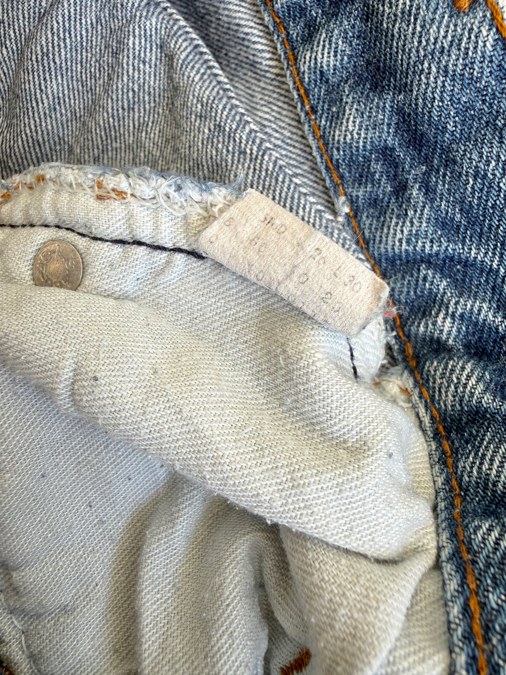 W23 L26 vintage Levis 701s 22/23” measured dark blue 701s 80s USA