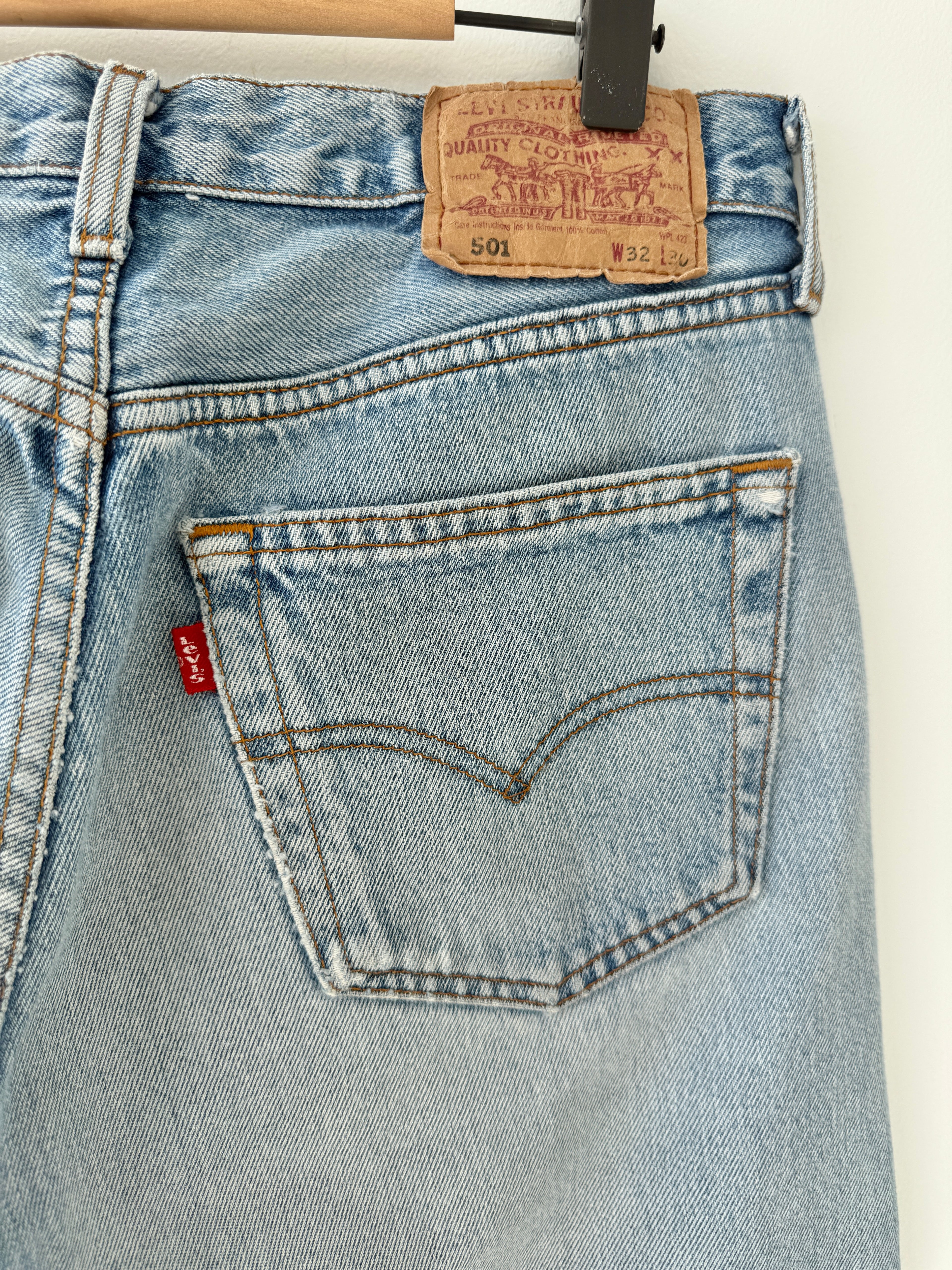 Soft W30 L29 vintage Levis 501 29/30” measured waist light blue dirty Y2K 501s