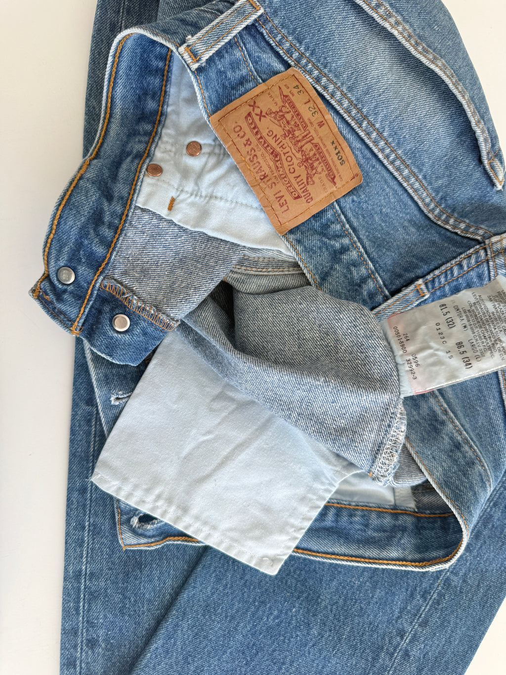 W30 L31 vintage Levis 501xx 29/30” measured waist dark faded blue 501s 90s