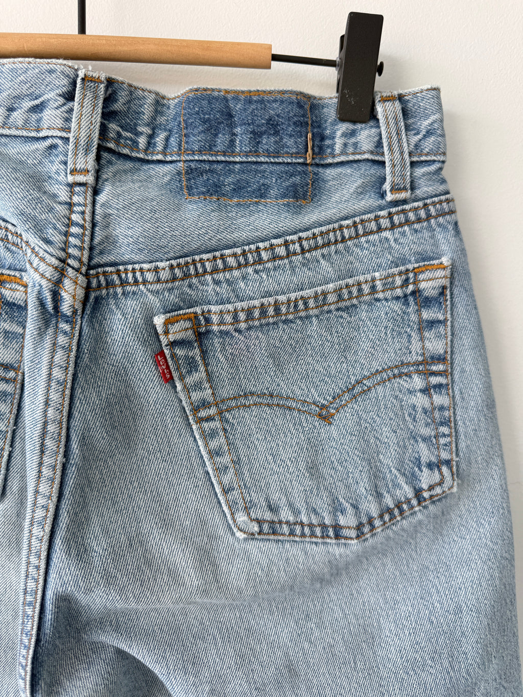 W28 L30 vintage Levis 501 27/28” measured medium light faded blue denim 80/90s Levi’s 501s