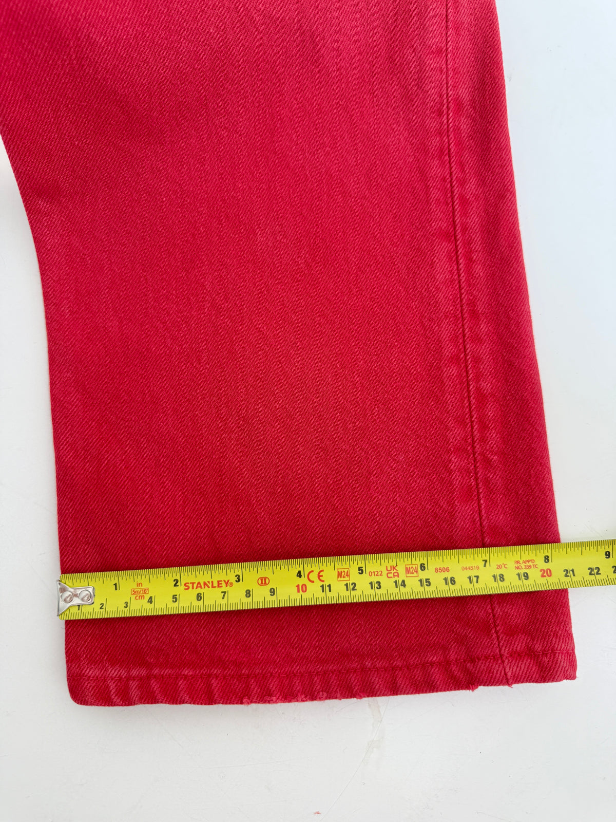 W31 L32 vintage Levis 501s 30/31” measured red denim 90s USA 501s