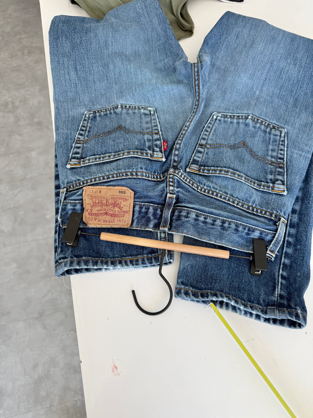 Softer W26 L29 vintage Levis 501 25/26” measured waist indigo faded blue 501s Y2K