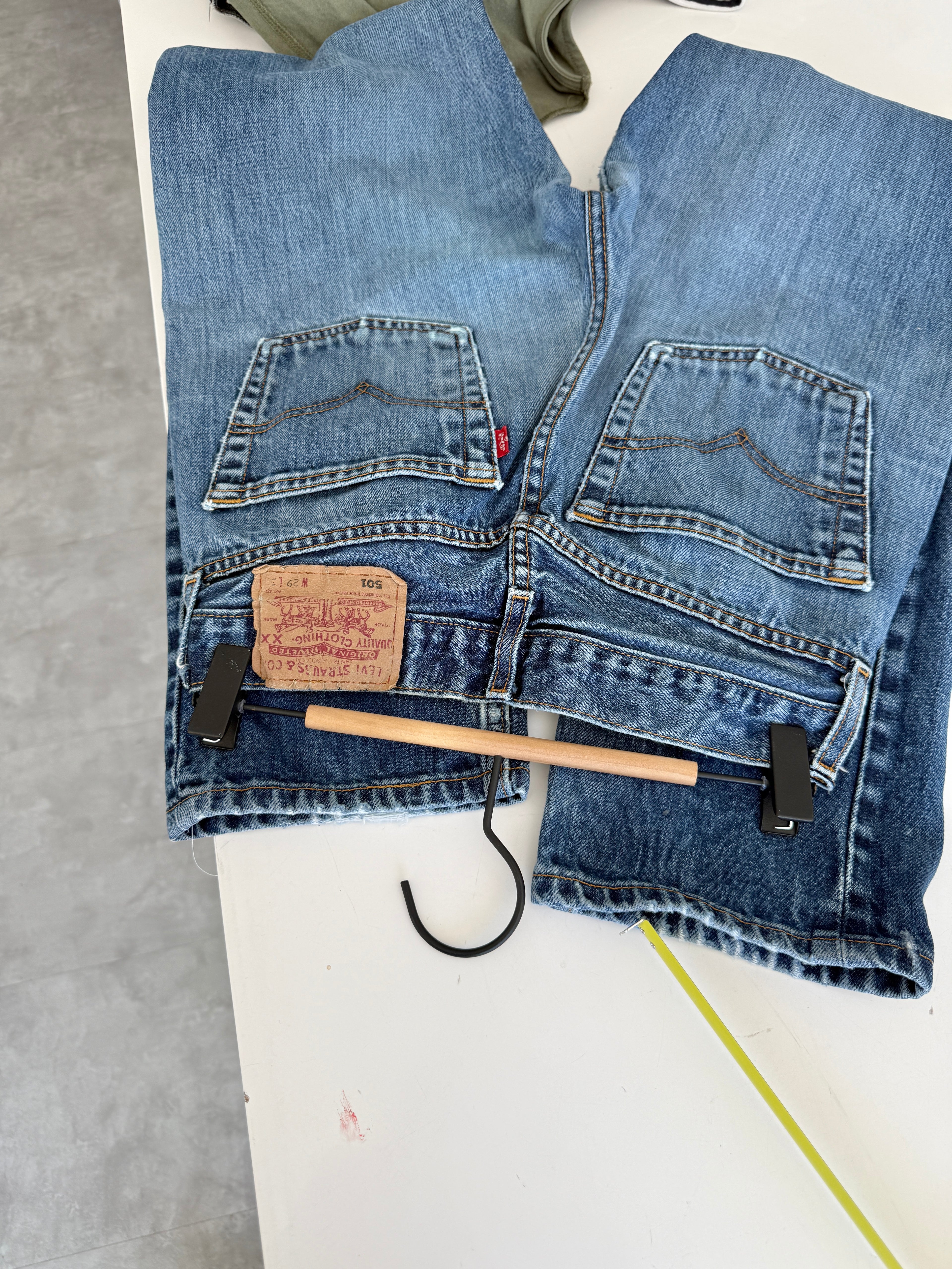 Softer W26 L29 vintage Levis 501 25/26” measured waist indigo faded blue 501s Y2K
