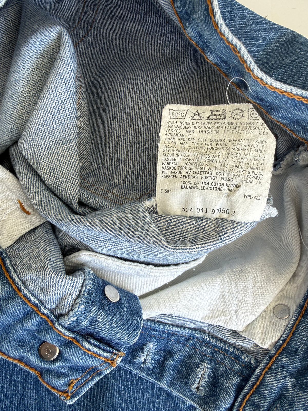 W28 L33 vintage Levis 501s 27/28” measured dark fade blue 501s 90s USA