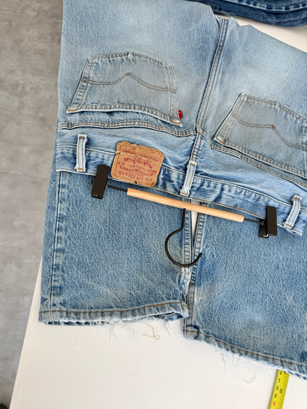 Soft denim W34 L29 vintage Levis 501 33/34” measured waist light faded blue distressed USA 90s 501s