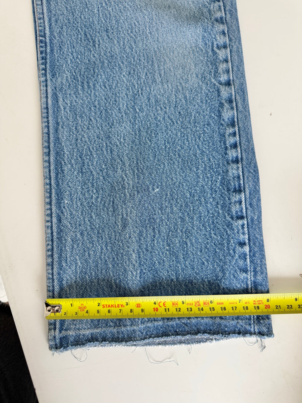 W31 L27 vintage Levis 501s 30/31” measured medium faded blue faded  80s 501s USA