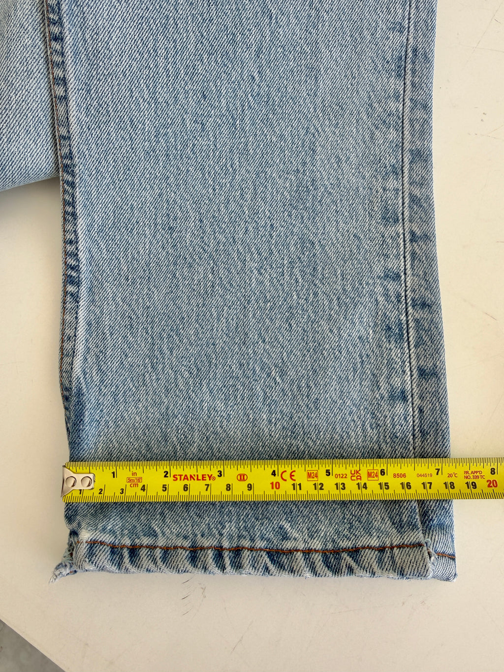 W29 L31 vintage Levis 501 29” measured waist light faded blue USA 90s 501s