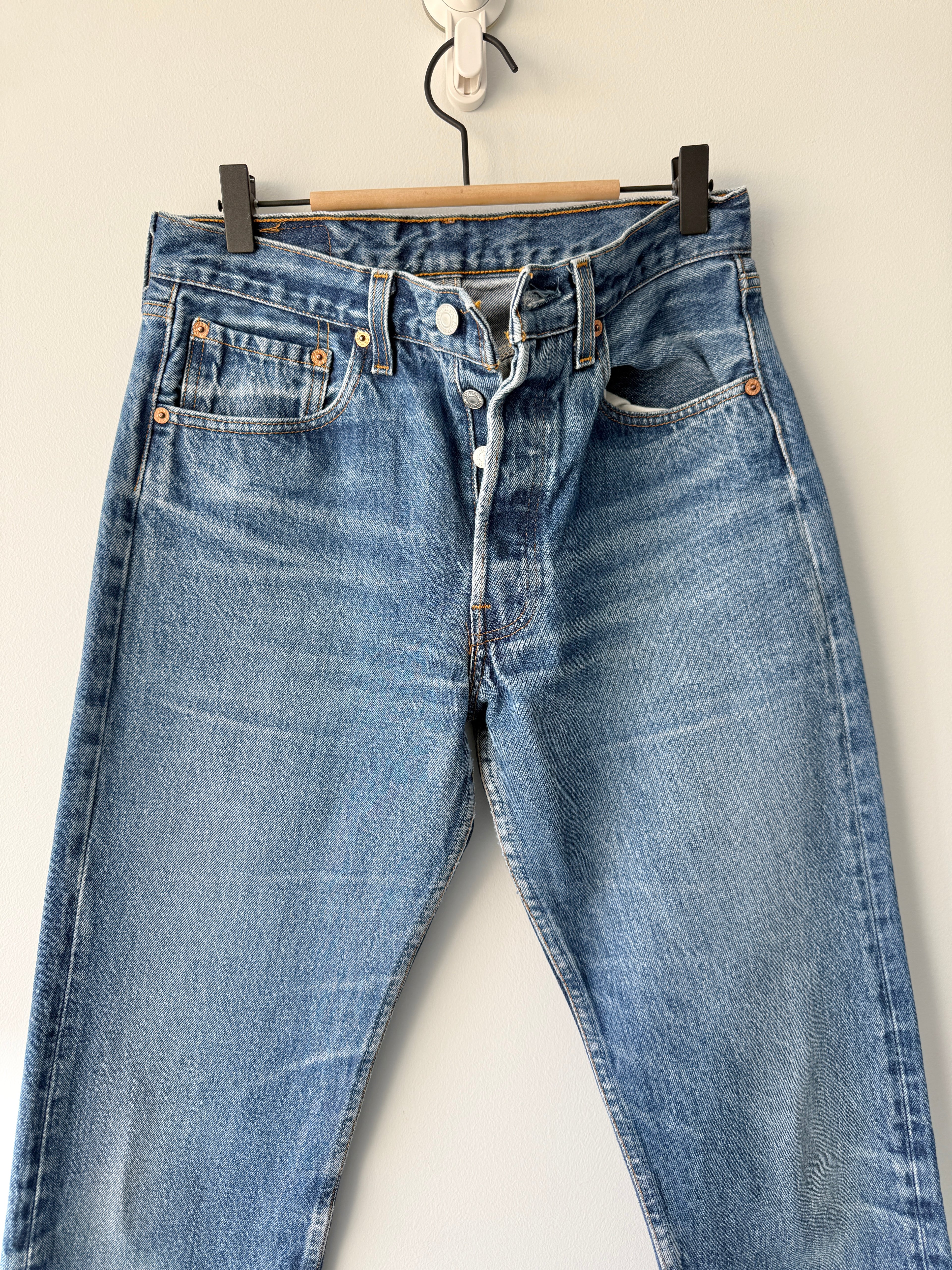 W29 L30 vintage Levis 501xx 28-29” measured dark faded blue 90s Levi’s 501s USA