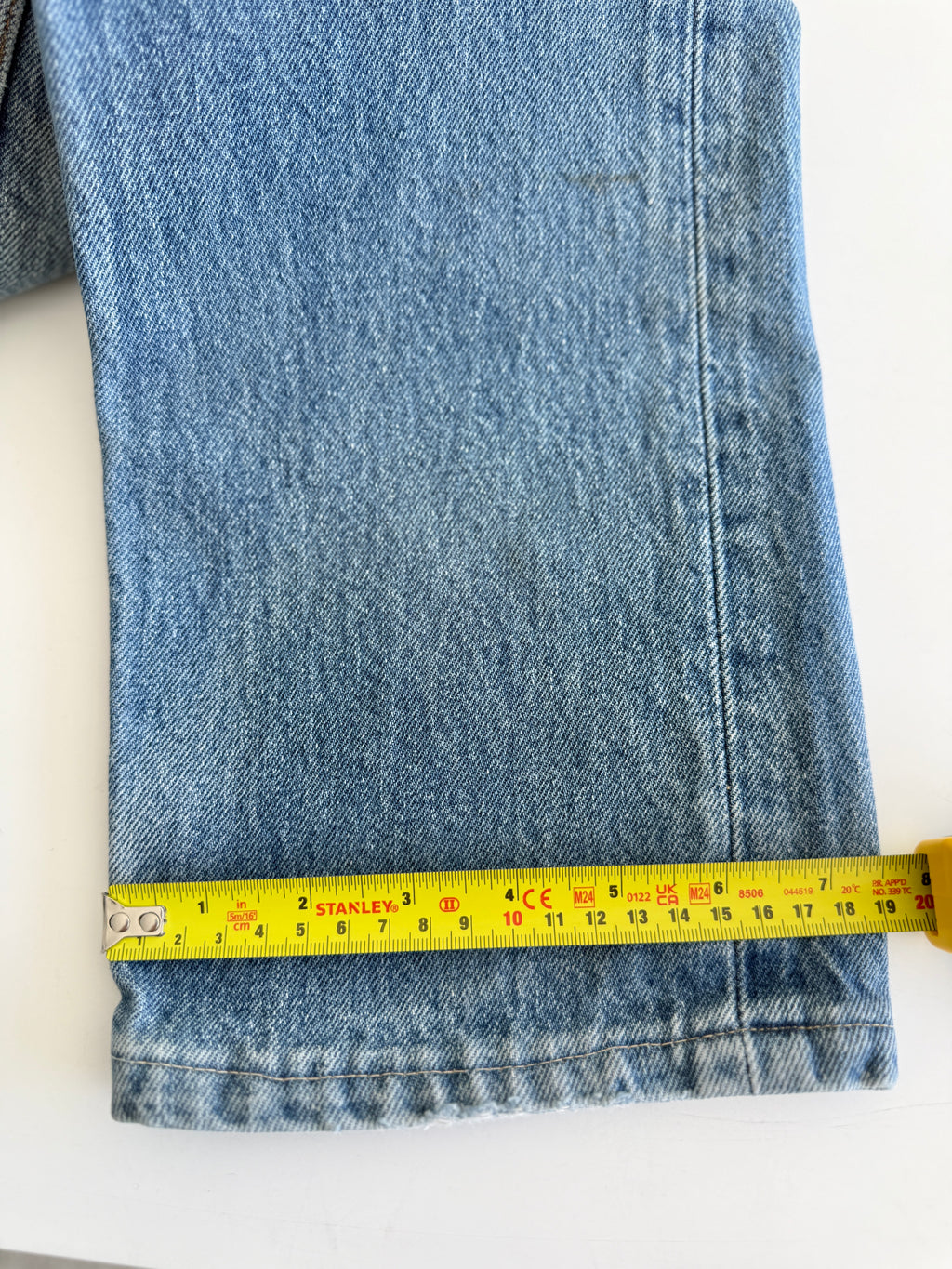 W27 L29 vintage Levis 501 26/27” measured medium faded blue denim 90’s 501s