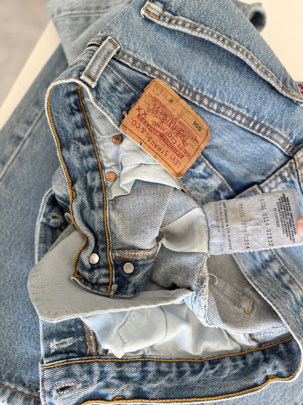 W29 L30 vintage Levis 501 29” measured medium faded blue Y2K Levi’s 501s