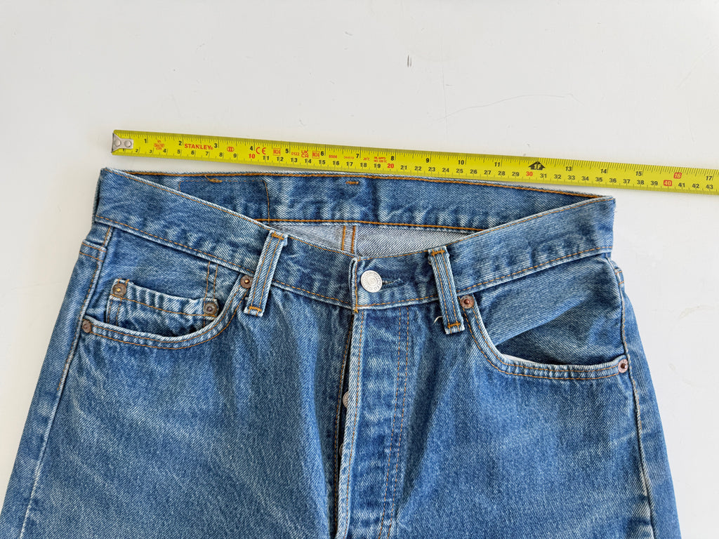 W28 L33 vintage Levis 501s 27/28” measured dark fade blue 501s 90s USA