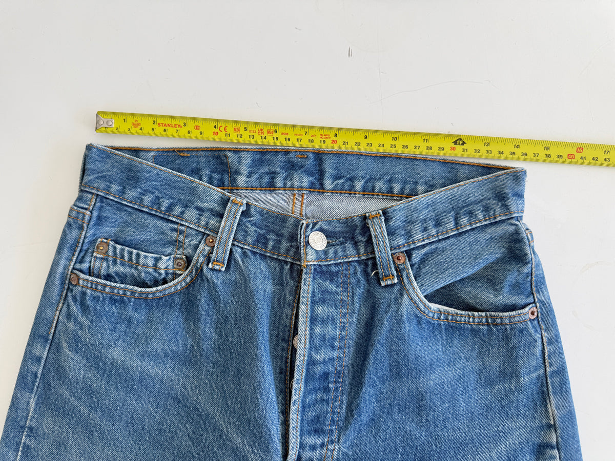 W28 L33 vintage Levis 501s 27/28” measured dark fade blue 501s 90s USA