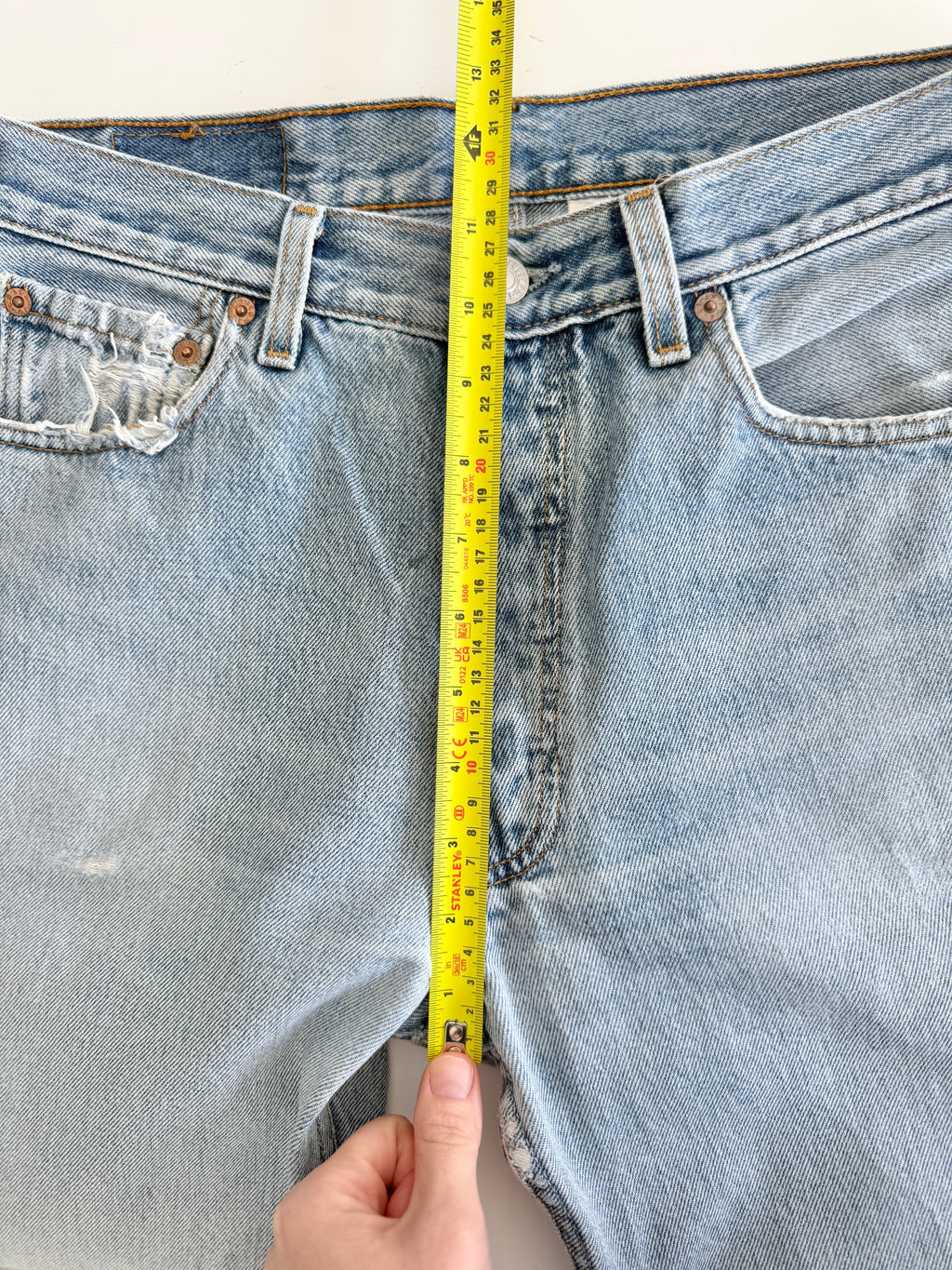 W29 L31 vintage Levis 501 28-29” measured light faded blue denim y2k levi’s 501s