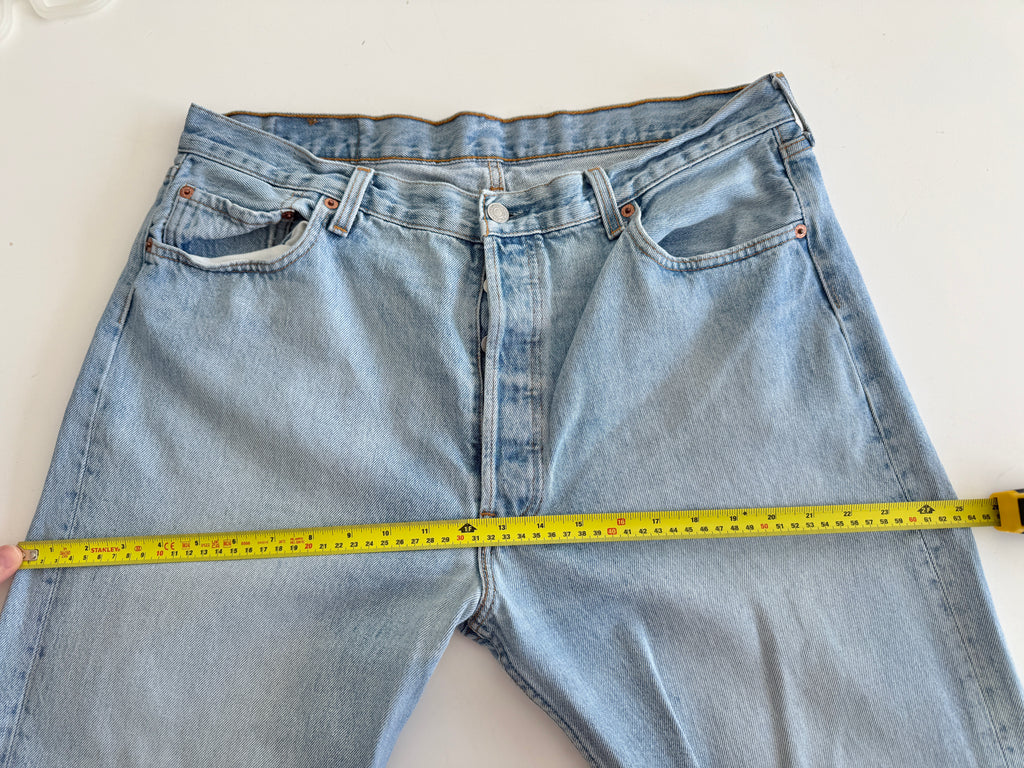 W36 L33 vintage Levis 501 35-36”” measured light blue 90s USA 501s